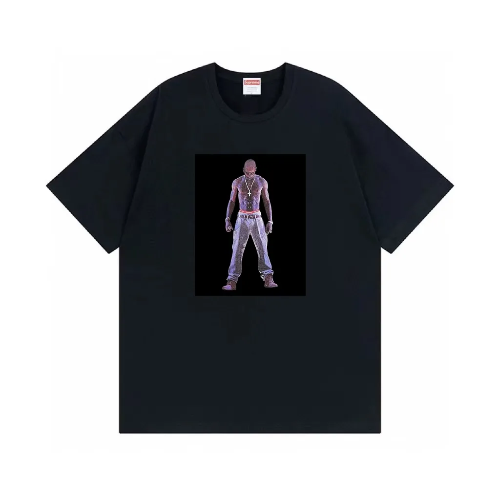 #S122 p110💰 Supreme SS20 Week 1 TupacHologram Tee virtual character short-sleeved T-shirt. Loose fit. Made of 260g combed cotton double yarn. From fabrics to accessories, all three standards are complete and follow ZP. Imported Matsui company slurry printing will never crack. The whole piece is made with three-needle five-thread technology. The neckline-shoulder seam-sleeve seam is double-lined, which looks more three-dimensional and textured.) The same process as the original version, classic version Feel free to compare zp. The whole piece adopts three-needle five-thread craftsmanship (neckline-shoulder seam-sleeve seam double thread, which looks more three-dimensional and textured). It has the same craftsmanship as the genuine original, classic version. Color: Black White Red Orange Yellow Size: S M L XL XXL