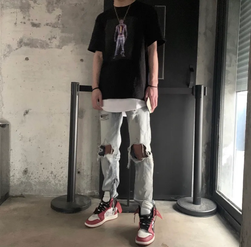 #S122 p110💰 Supreme SS20 Week 1 TupacHologram Tee virtual character short-sleeved T-shirt. Loose fit. Made of 260g combed cotton double yarn. From fabrics to accessories, all three standards are complete and follow ZP. Imported Matsui company slurry printing will never crack. The whole piece is made with three-needle five-thread technology. The neckline-shoulder seam-sleeve seam is double-lined, which looks more three-dimensional and textured.) The same process as the original version, classic version Feel free to compare zp. The whole piece adopts three-needle five-thread craftsmanship (neckline-shoulder seam-sleeve seam double thread, which looks more three-dimensional and textured). It has the same craftsmanship as the genuine original, classic version. Color: Black White Red Orange Yellow Size: S M L XL XXL