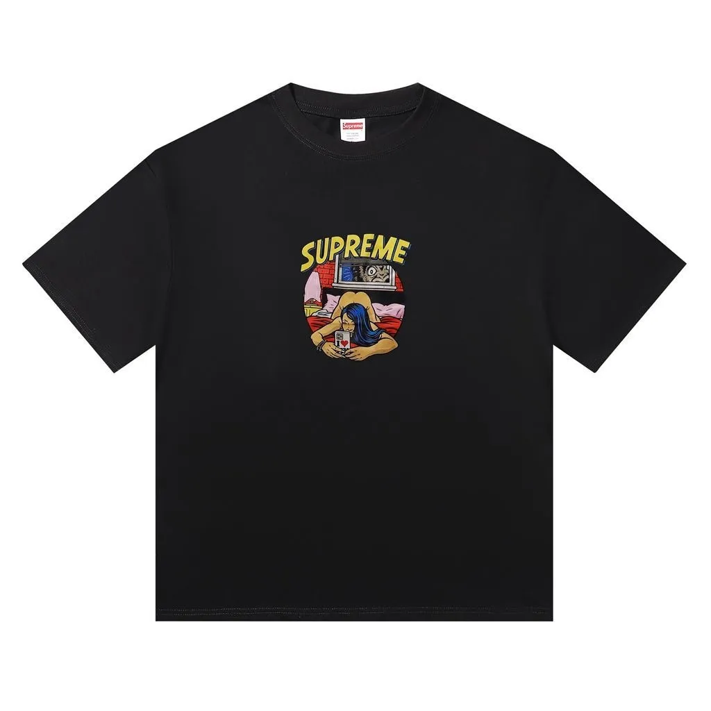 #S132 P110💰 Sup 80SS BEDROOM Bedroom Comic Girl Recumbent Short Sleeve Comic Couple T-shirt for Men and Women. Loose fit. Made of 260g combed cotton double yarn. All three standards are complete from fabric to accessories. ZP. Imported Matsui company slurry printing will never crack. The whole piece adopts three-needle five-thread process. The neckline-shoulder seam-sleeve seam is double-lined, which looks more three-dimensional and textured.) The same process as the authentic original, classic version Feel free to compare zp. The whole piece adopts three-needle five-thread craftsmanship. The neckline-shoulder seam-sleeve seam is double-threaded, which looks more three-dimensional and textured.) It has the same craftsmanship as the original original, classic version. Color: Black White Size: S M L XL XXL
