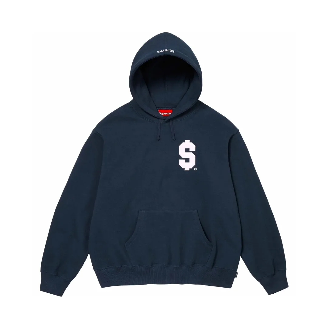 S602💰p320 Top version Supreme 24ss $ Patch embroidery logo plus velvet hooded sweatshirt 1. Fabric: ZP test, custom woven and dyed, pure cotton 430G plus velvet main fabric, horizontal cutting 2. Embroidery: Embroidery equipment, using Behringer BEKS-Y924 machine (one level higher than Tajima embroidery machine) Embroidery thickness, saturation and size are consistent with ZP 3. Sewing process: The whole garment adopts four-needle and six-thread boneless splicing technology in 12 places. Processed by a senior foreign trade factory (ordinary factories cannot do it) 4. Customized ZP main label/wash water label/tag/packaging bag (equipped with an extra-large thickened handbag) Color: black/grey/navy blue Size: S/M/L/XL