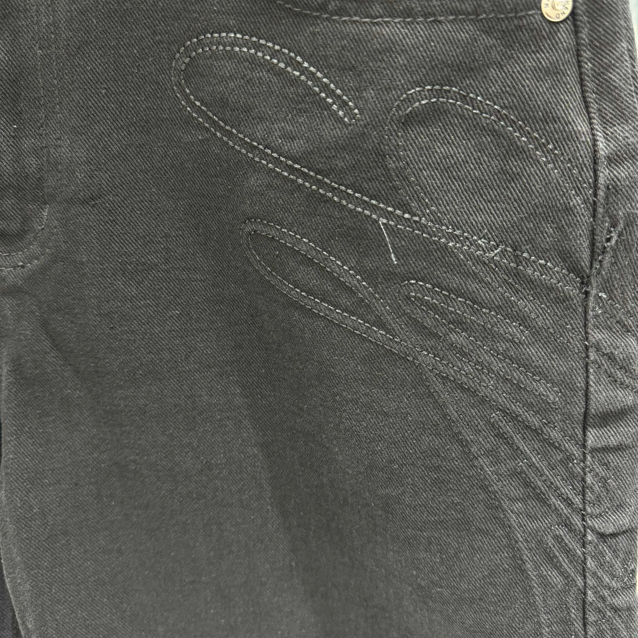 🅿️240 SUPreme 25 new shorts and jeans! Specific latest brand leather label blockbuster item ~ private channel rare product! No matter from the pattern, fabric or small details of hardware accessories, you can’t be picky! Customer-supplied hardware accessories Imported customer-supplied custom-woven denim and cotton fabrics, fashionable and individual. Super versatile and good-looking, a must-have for everyone. Very good-looking Size: 30 32 34 36 38 Color: black