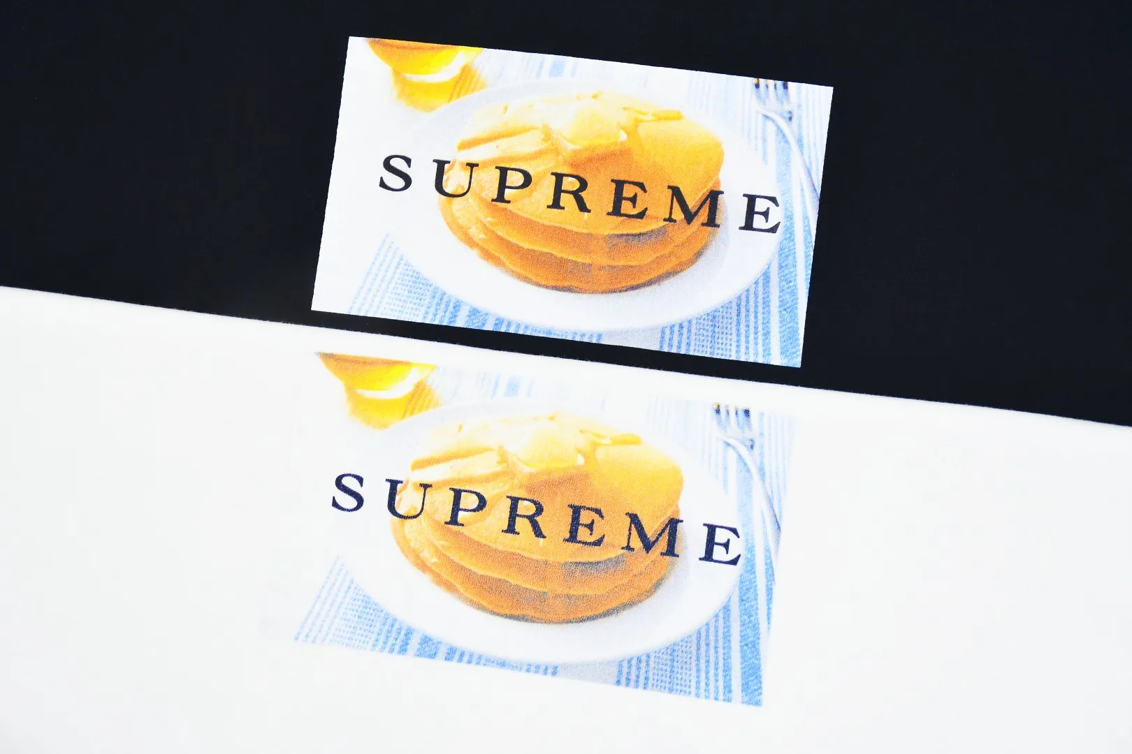 🅿️126 S192 top version Supreme 25ss Pancakes Tee pancake waffle logo short-sleeved T-shirt. Refuse to look at pictures to make products. Refuse to compare wrong versions. Use cylindrical seamless technology (original technology. There are no stitched bones on the side of the clothes. Key points of identification) The fabrics are all custom-woven and dyed, 280g weight, 100% cotton, cylindrical fabric. Cylindrical fabric is a knitted fabric woven with a cylinder loom. The needles are distributed in a cylindrical shape on the fuselage. The gray fabric is a large cylinder, which needs to be opened and shaped before it can be used further. There are no slits on the side of the clothes, so there is no washing label on the side of ordinary short-sleeves. There is only one collar label behind the neck. The printing uses heat-setting ink printing imported from Belgium (different from conventional heat transfer printing on the market), also known as plastic ink, or self-adhesive ink. Its ingredients: mainly composed of polyvinyl chloride (PVC) and phthalates, including PVC, phthalates, and color fixing agents. , stabilizer, and thickener are mixed to form thermoset ink, which is not the digital direct printing marketed on the market. The printing texture of thermoset ink cannot be achieved by digital direct printing. The new triple collar label has a watermark anti-counterfeiting effect, a real anti-counterfeiting layer, and has a high probability of passing the approved version. The original packaging picture has a high probability of passing Size：S-XL