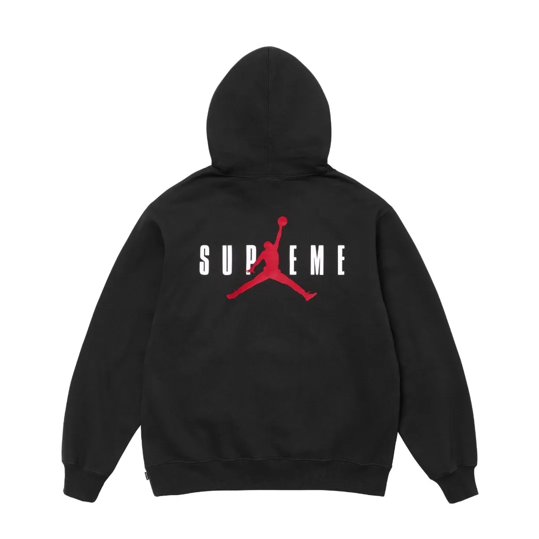 🅿️330 S285 top version Supreme x Jordan 24Fw AJ Jordan co-branded hooded velvet sweatshirt 1. Fabric: ZP test, custom woven and dyed, pure cotton 460G plus velvet main fabric 2. Embroidery: Embroidery equipment, using Behringer BEKS-Y924 machine (one level higher than Tajima embroidery machine) Embroidery thickness, saturation and size are consistent with ZP 3. Sewing process: Twelve places on the whole garment are made with four-needle and six-thread boneless splicing technology, processed by experienced foreign trade factories (ordinary factories cannot do it) 4. Hem and cuffs: all use 520G non-elastic threads (low-end products use elastic threads to cause the hem and cuffs to appear wavy) 5. Customized ZP main logo/washing water mark/tag/packaging bag (equipped with an extra-large thickened handbag) Color: black Size: S~XL