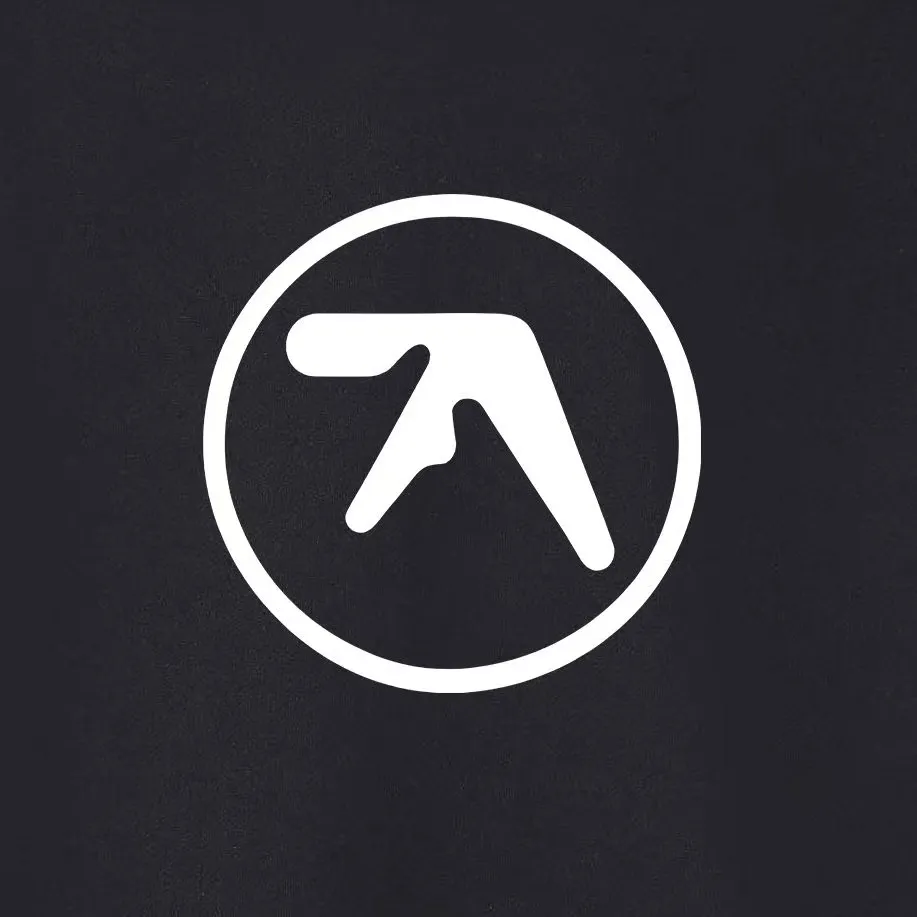 Style No. S1131 #terry p150💰 Velvet 160💰 Aphex Twin joint model SS25 WEEK2 Ambient Works Tee printed round neck sweatshirt Made of 400 grams of large terry (drop shoulder large version) fabric, soft texture and no pilling Imported environmentally friendly printing glue The pattern is bright and three-dimensional Quality 💥Same style for men and women The upper body is trendy Color: black white gray Size: S M L XL XXL