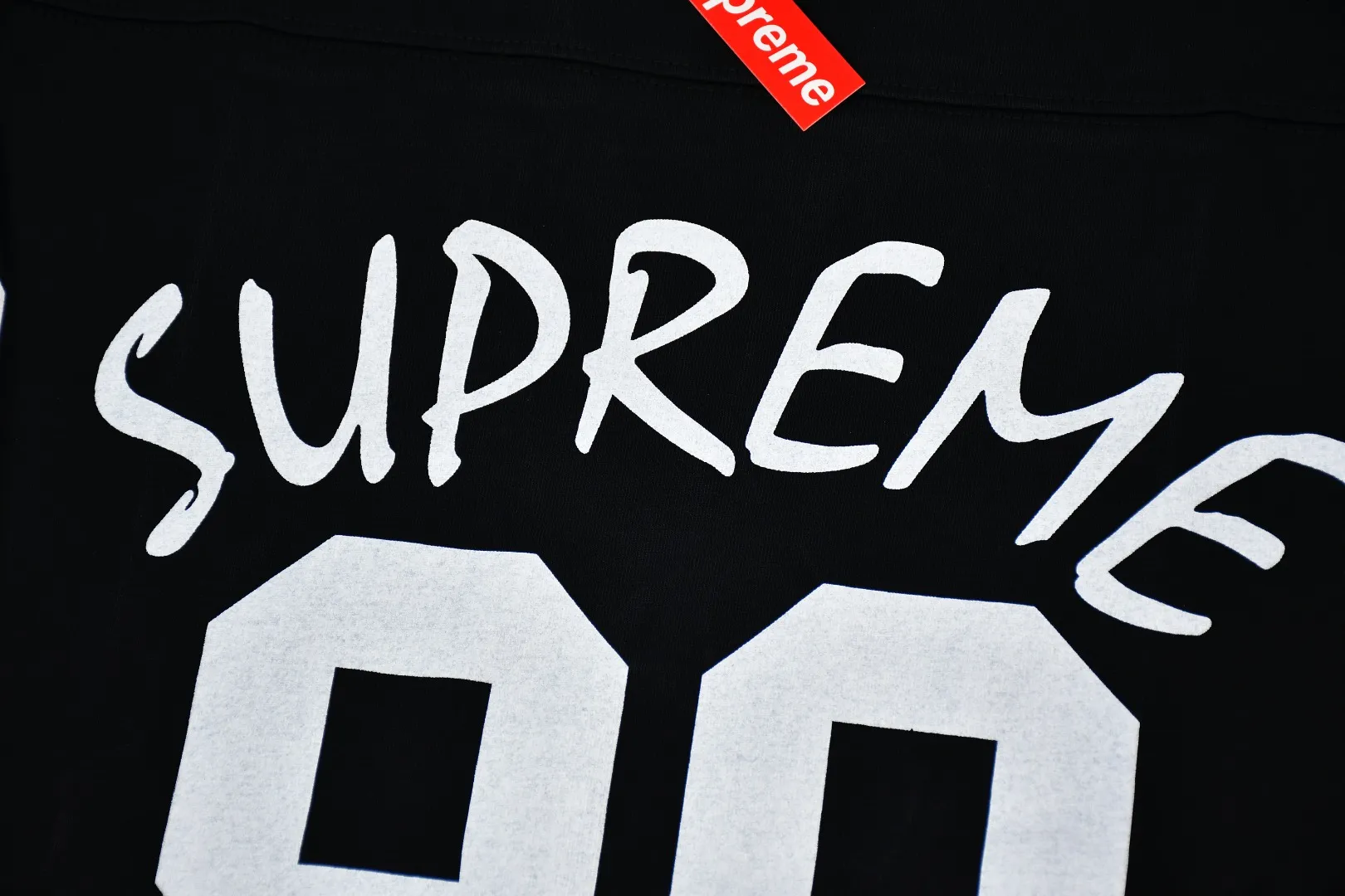 🅿️240 S261 top version Supreme 24ss 99 L/S FOOTBALL TOP 198 printed long sleeves ZP test custom-woven and dyed pure cotton 320g fabric Printing uses thermoset ink printing, also known as plastic ink, or self-adhesive ink. Its ingredients are: mainly composed of polyvinyl chloride (PVC) and phthalates. PVC and phthalates, color fixing agents, stabilizers, and thickeners are mixed to form thermoset ink. It is not the digital direct printing advertised on the market. The printing texture of thermoset ink is unachievable by digital direct printing. Customized ZP co-branding Main label/wash water label/tag/packaging bag (equipped with extra large thickened handbag) There is a probability of passing the inspection version, and the original packaging picture has a high probability of passing. Size: S-XL