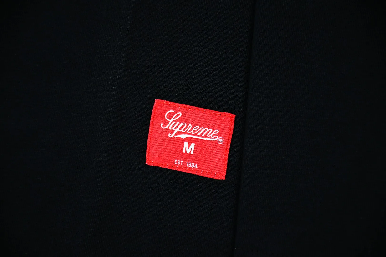 🅿️240 S261 top version Supreme 24ss 99 L/S FOOTBALL TOP 198 printed long sleeves ZP test custom-woven and dyed pure cotton 320g fabric Printing uses thermoset ink printing, also known as plastic ink, or self-adhesive ink. Its ingredients are: mainly composed of polyvinyl chloride (PVC) and phthalates. PVC and phthalates, color fixing agents, stabilizers, and thickeners are mixed to form thermoset ink. It is not the digital direct printing advertised on the market. The printing texture of thermoset ink is unachievable by digital direct printing. Customized ZP co-branding Main label/wash water label/tag/packaging bag (equipped with extra large thickened handbag) There is a probability of passing the inspection version, and the original packaging picture has a high probability of passing. Size: S-XL