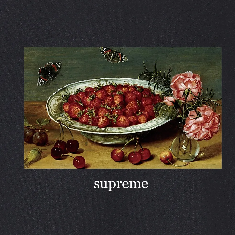 Style number S2016 #terry P160💰 Velvet P170💰 Supreme SS23 Week9 STRAWBERRIES TEE Strawberry pattern printed hooded sweatshirt Made of 400g large terry 430g silver fox velvet (drop shoulder large version) fabric, soft texture and no pilling Imported environmentally friendly printing glue The pattern is bright and three-dimensional Quality 💥Same style for men and women The upper body is trendy Color: black white gray Size: S M L XL XXL