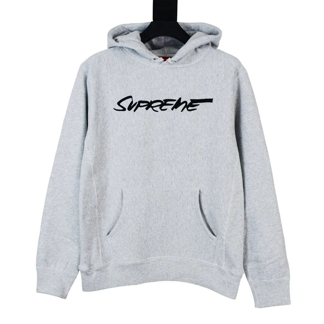S524💰p330 Top version Supreme 24FW Futura Future slogan Hooded Sweatshirt Hooded sweatshirt Hooded fleece sweatshirt For those of us who focus on top Supreme, the cross sweatshirt is naturally available. ZP purchase and pattern making operation 1. Fabric: ZP testing, custom weaving and dyeing, pure cotton 460G plus fleece main fabric, horizontal cutting, side stitching 520G 2X2 thread 2. Embroidery: The embroidery equipment is operated by BEHRINGER BEKS-Y924 machine (a level higher than Tajima embroidery machine). The embroidery thickness, saturation and size are all consistent. 3. Sewing process: The whole garment adopts four-needle and six-thread boneless splicing technology in twelve places. Processed by a senior foreign trade factory (ordinary factories cannot do it). 4. Hem and cuffs: all use 520G inelastic thread. (Low-end products use elastic threads to cause the hem and cuffs to appear wavy) 5. Customized ZP main label/wash water label/hangtag/packaging bag (equipped with an extra-large thickened handbag) Size: S~XL