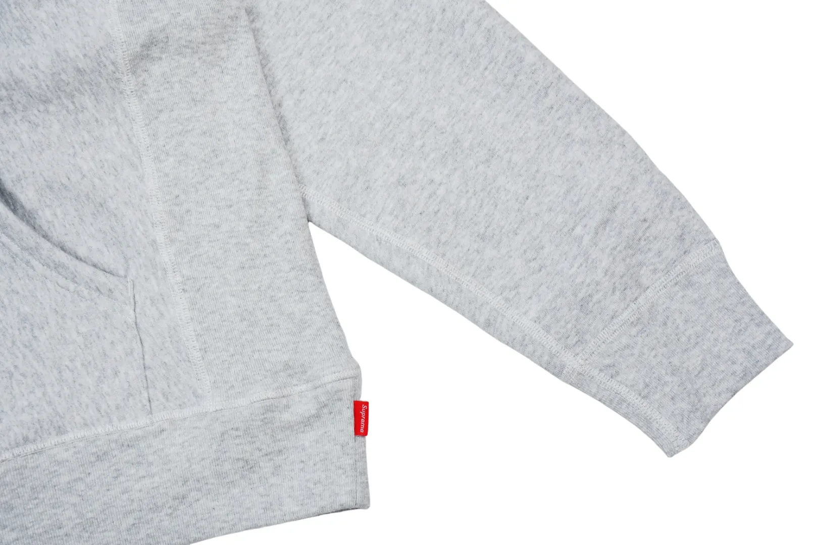 S524💰p330 Top version Supreme 24FW Futura Future slogan Hooded Sweatshirt Hooded sweatshirt Hooded fleece sweatshirt For those of us who focus on top Supreme, the cross sweatshirt is naturally available. ZP purchase and pattern making operation 1. Fabric: ZP testing, custom weaving and dyeing, pure cotton 460G plus fleece main fabric, horizontal cutting, side stitching 520G 2X2 thread 2. Embroidery: The embroidery equipment is operated by BEHRINGER BEKS-Y924 machine (a level higher than Tajima embroidery machine). The embroidery thickness, saturation and size are all consistent. 3. Sewing process: The whole garment adopts four-needle and six-thread boneless splicing technology in twelve places. Processed by a senior foreign trade factory (ordinary factories cannot do it). 4. Hem and cuffs: all use 520G inelastic thread. (Low-end products use elastic threads to cause the hem and cuffs to appear wavy) 5. Customized ZP main label/wash water label/hangtag/packaging bag (equipped with an extra-large thickened handbag) Size: S~XL