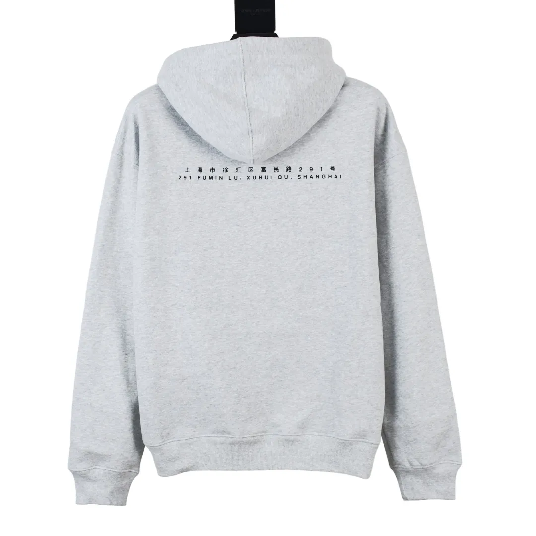 🅿️320 S236 top version Supreme 24ss SHANGHAI BOX LOGO Shanghai limited hooded sweatshirt. For those of us who focus on top Sup products, this sweatshirt is naturally available. ZP testing, custom weaving and dyeing, pure cotton 450G fleece main fabric Printing uses thermoset ink printing, also known as plastic ink, or self-adhesive ink. Its ingredients are: mainly composed of polyvinyl chloride (PVC) and phthalates. PVC and phthalates, color fixing agents, stabilizers, and thickeners are mixed to form thermoset ink. It is not the digital direct printing advertised on the market. The printing texture of thermoset ink is unachievable by digital direct printing. Customized ZP co-branding Main label/wash water label/tag/packaging bag (equipped with extra large thickened handbag) There is a probability of passing the inspection version, and the original packaging picture has a high probability of passing. Size: S-XL