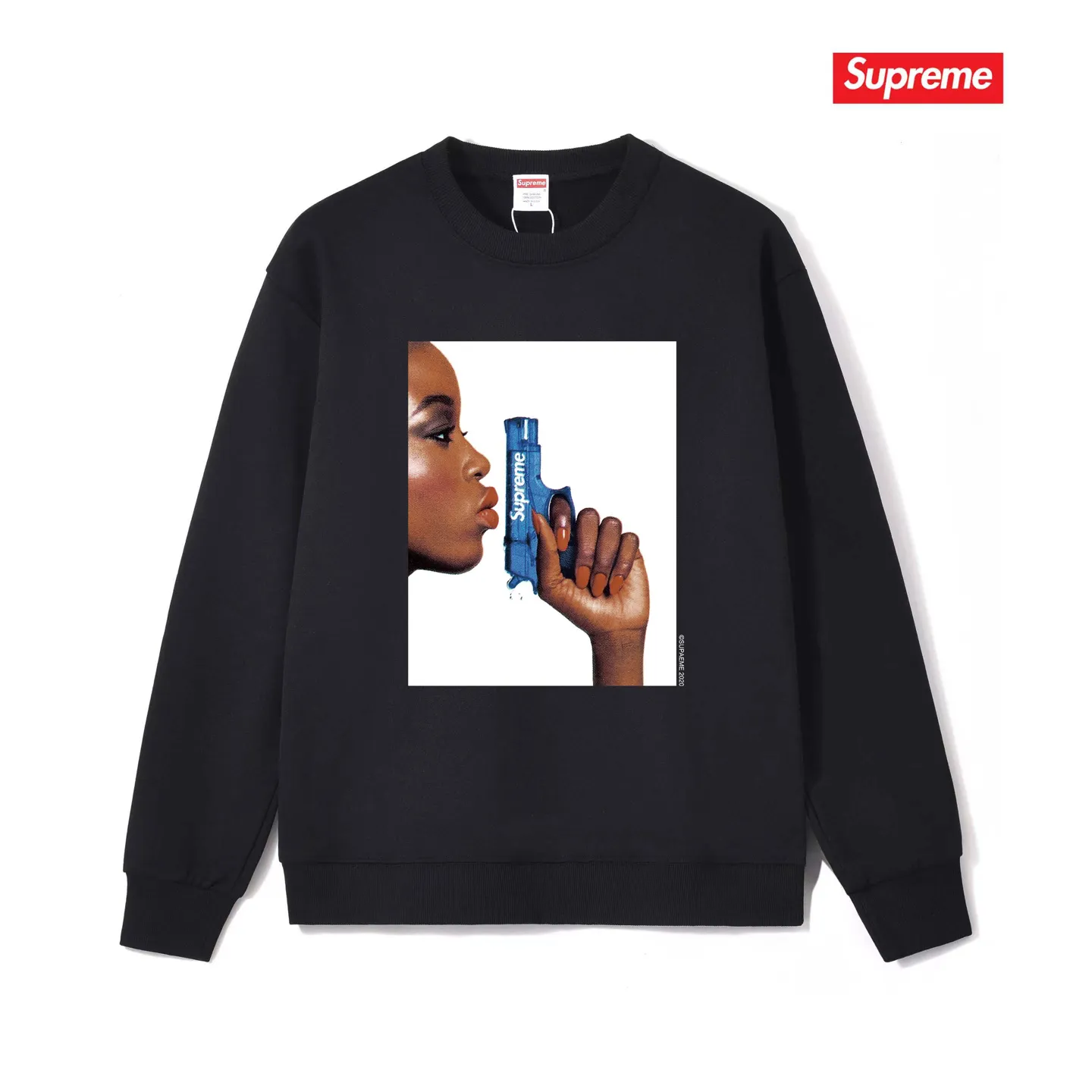 Style No. S1057 #terryp150💰 Velvet 160💰 Supreme SS21 Spiral Tee Spiral Letter Unisex Round Neck Sweatshirt Made of 400g large terry (drop shoulder large version) fabric, soft texture and no pilling Imported environmentally friendly printing glue The pattern is bright and three-dimensional Quality 💥 Unisex The upper body is trendy Color: Black White Gray Size: S M L XL XXL