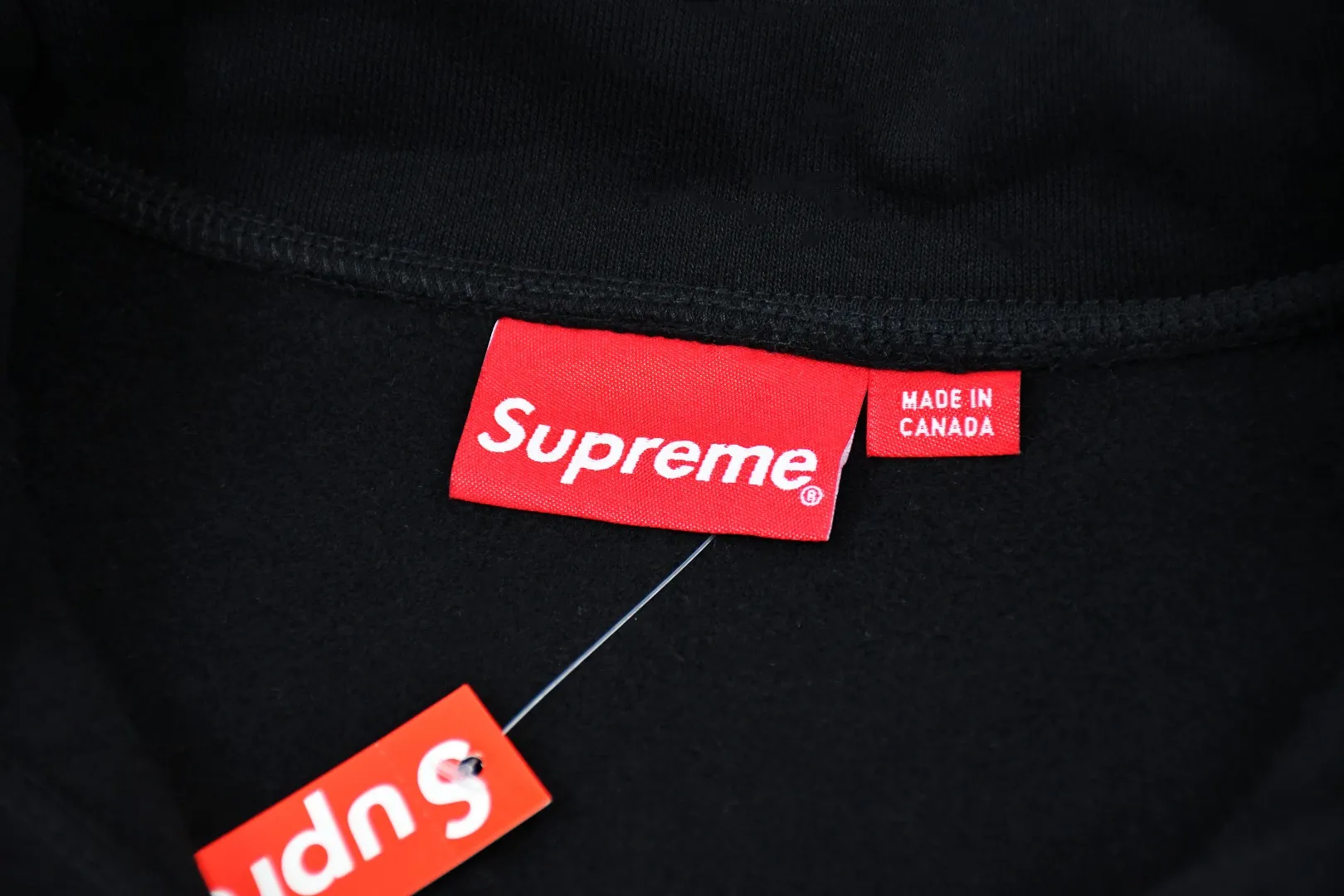 🅿️350 S269 top version Supreme 24FW Collegiate Half Zip Pullover letter logo half-zip sweatshirt 1. Fabric: Custom-woven and dyed according to ZP testing, pure cotton 460G fleece main fabric 2. Technology: extra custom-dyed machine patches, large area embroidered letters on the front, imported Behringer embroidery machine operation, exquisite and perfect presentation 3. Hem and cuffs: Customized color matching threads are made of 520G Inelastic thread (low-end products use elastic thread, causing the hem and cuffs to appear wavy) 4. Customized ZP YKK zipper/main label/wash label/tag/packaging bag (equipped with extra-large thickened handbag) Size: S~XL