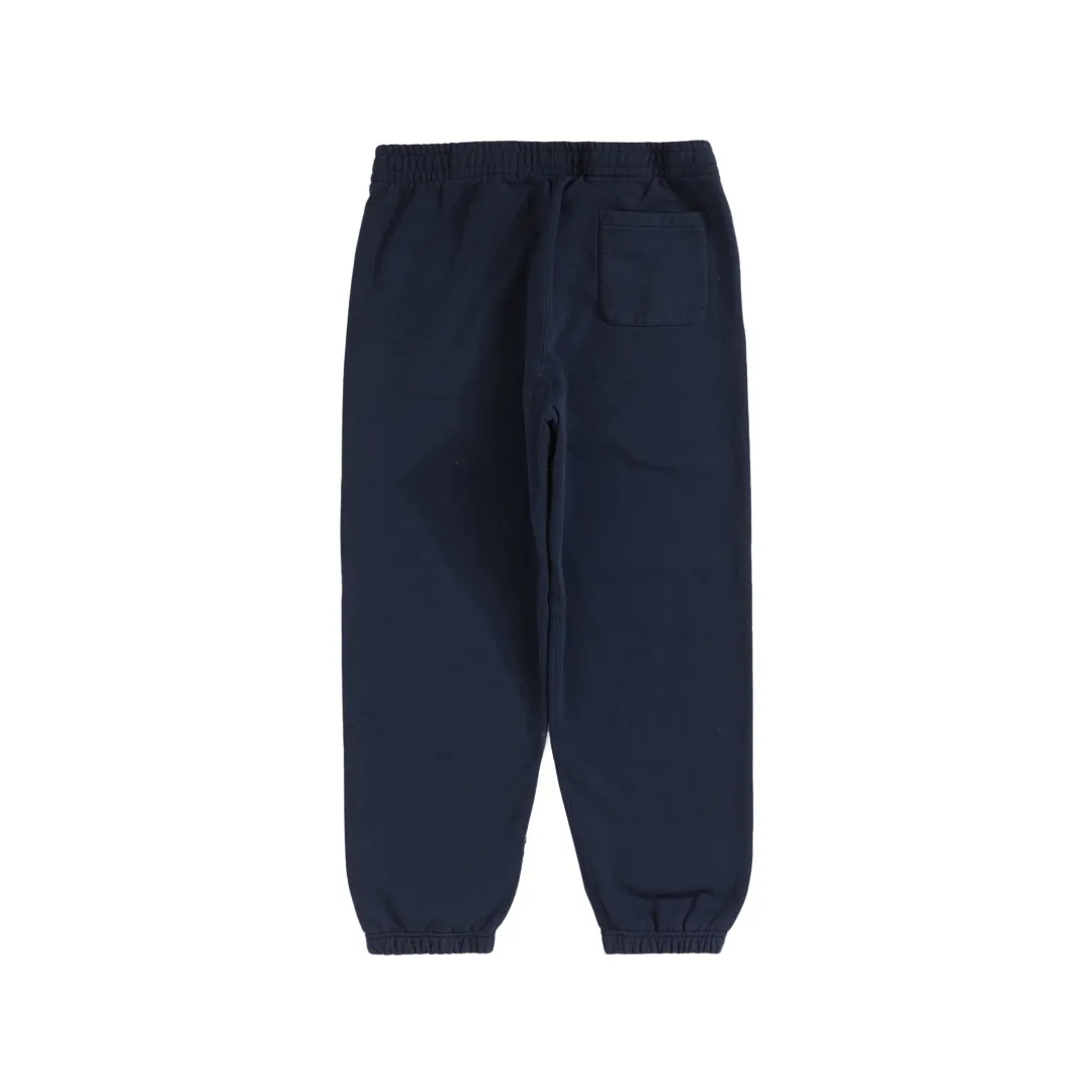 S516💰p290 Top version Supreme 22FW Satin Applique Sweatpant patch embroidered large logo plus velvet sweatpants. For those of us who focus on top Supreme, this sweatpants is naturally available at hand. ZP purchase and pattern making operation 1. Fabric: ZP testing, custom woven and dyed, pure cotton 430G plus velvet main fabric, horizontal cutting 2. Embroidery: embroidery equipment The BEKS-Y924 machine is used for operation (a level higher than Tajima embroidery machine). The embroidery thickness, saturation and size are all consistent with ZP. 3. Sewing process: Four-needle and six-thread boneless splicing technology is used in twelve places of the whole garment. Processed by a senior foreign trade factory (cannot be done by ordinary factories) 4. Customized ZP main label/washing mark/tag/packaging bag (equipped with an extra large thickened handbag) Color: black and white/black/grey/navy/red/green/brown Size: S/M/L/XL