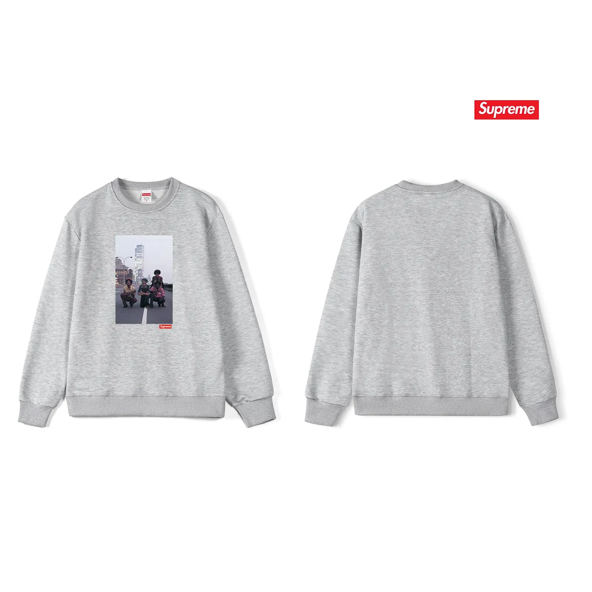 Style No. S1015 #terry p150💰 Velvet 160💰 Supreme Week 18 Augustus Pablo Tee reggae band character print round neck sweatshirt Made of 400g large terry (drop shoulder large version) fabric, soft texture and no pilling Imported environmentally friendly printing glue The pattern is bright and three-dimensional Quality 💥Same style for men and women The upper body is fashionable Color: black white gray Size: S M L XL XXL