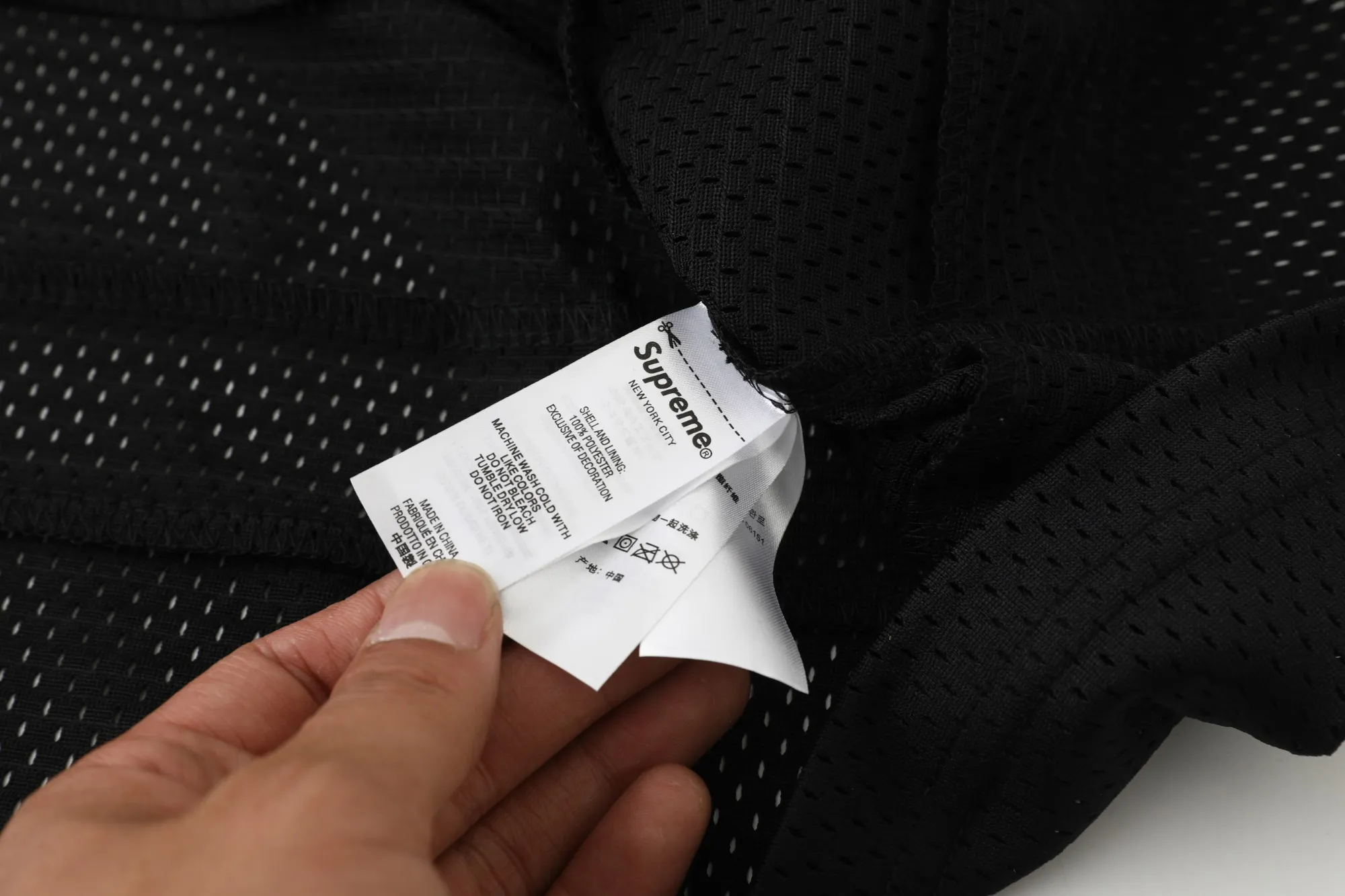 S634💰p230 Supreme Marithé François Girbaud co-branded loose mesh American ice hockey jersey with logo embroidered on the chest. Same style for men and women. 250g mesh fabric. Customized accessories. Complete. Color: black. White. Loose fit. Size: S M L 57 M 73 122 55 58 L 75 126 57 59 XL 77 130 59 60