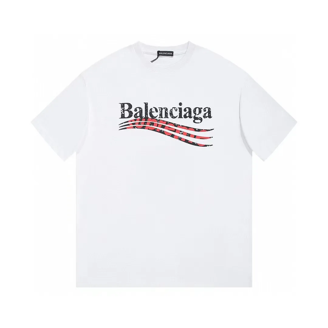 #S04 P110💰 Balenciaga co-branded Supreme printed short sleeves. Loose fit. Made of 260g combed cotton double yarn. From fabrics to accessories, all three standards are complete and follow ZP. The slurry printing imported from Matsui Company will never crack. The whole piece adopts three-needle five-thread technology. The neckline-shoulder seam-sleeve seam is double-lined, which looks more three-dimensional and textured.) The same process as the original version, classic version Feel free to compare zp. The whole piece adopts three-needle five-thread craftsmanship. The neckline-shoulder seam-sleeve seam is double-threaded, which looks more three-dimensional and textured.) It has the same craftsmanship as the original original, classic version. Color: White Size: S M L XL XXL