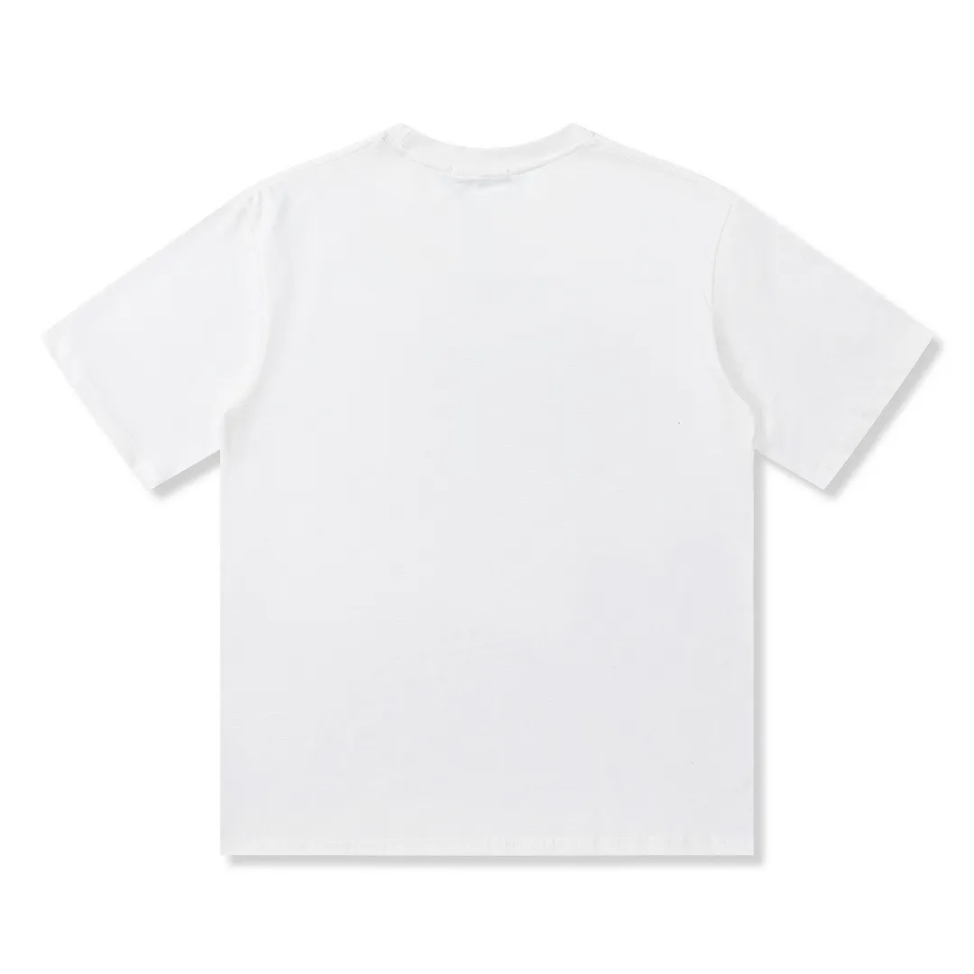 #S63 P110💰 Balenciaga co-branded supreme printed short-sleeves, loose fit, made of 260g combed cotton double yarn, all three standards from fabrics to accessories are in compliance with ZP. Imported Matsui company slurry printing will never crack. The whole piece is made of three-needle five-thread technology. The neckline-shoulder seam-sleeve seam is double-lined, which looks more three-dimensional and textured.) It has the same craftsmanship as the original version, and has a classic version. Feel free to compare zp. The whole piece is made using three-needle five-thread craftsmanship. The neckline-shoulder seam-sleeve seam is double-threaded, which looks more three-dimensional and textured.) It has the same craftsmanship as the original original, classic version. Color: black and white. Size: S M L XL XXL.