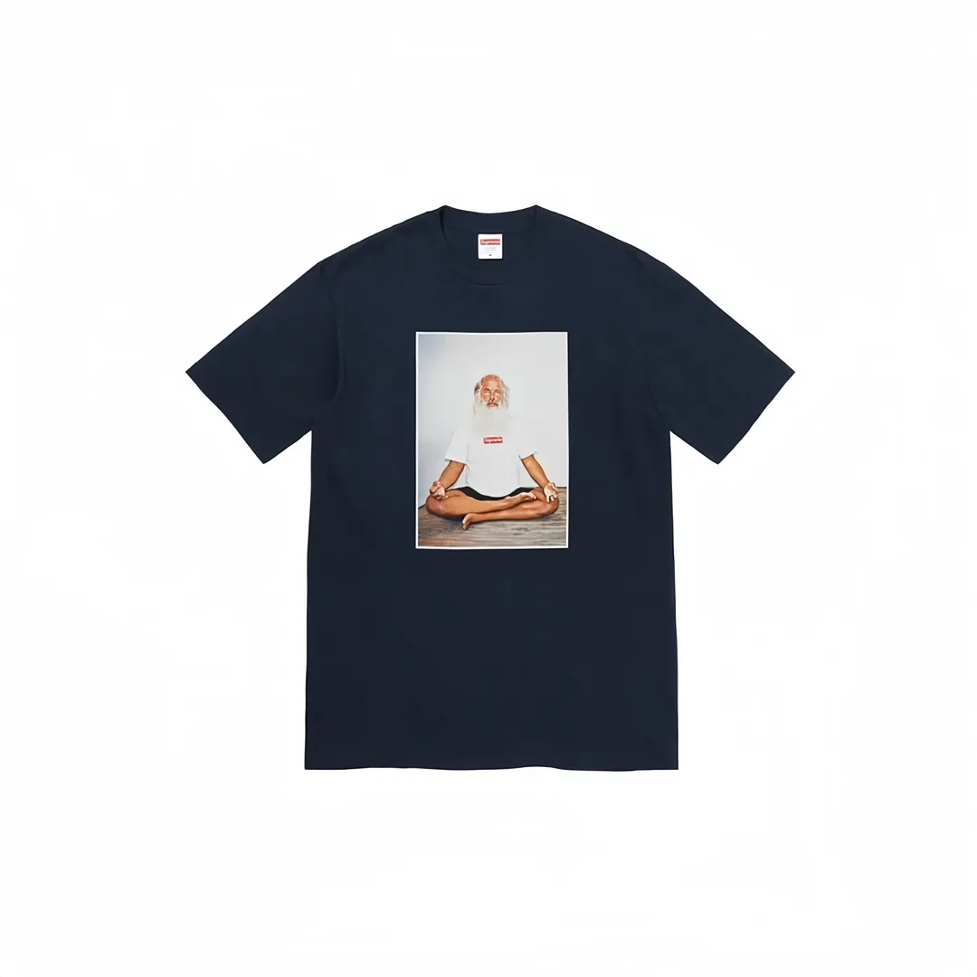 #S47 P110💰 Supreme Week 1 Rick Rubin Tee meditation character printed loose round neck short-sleeved T-shirt is made of 260 grams of combed cotton double yarn. From fabrics to accessories, all three standards are complete and follow ZP. Imported Matsui Company slurry printing will never crack. The whole piece is made of three-needle five-thread technology. The neckline-shoulder seam-sleeve seam is double-lined, which looks more three-dimensional and textured.) The same process as the original version, classic version Feel free to compare zp. The whole piece adopts three-needle five-thread craftsmanship (neckline-shoulder seam-sleeve seam double thread, which looks more three-dimensional and textured). It has the same craftsmanship as the original original, classic version. Color: Beige, Pink, Yellow, Red, Black. Size: S M L XL XXL.