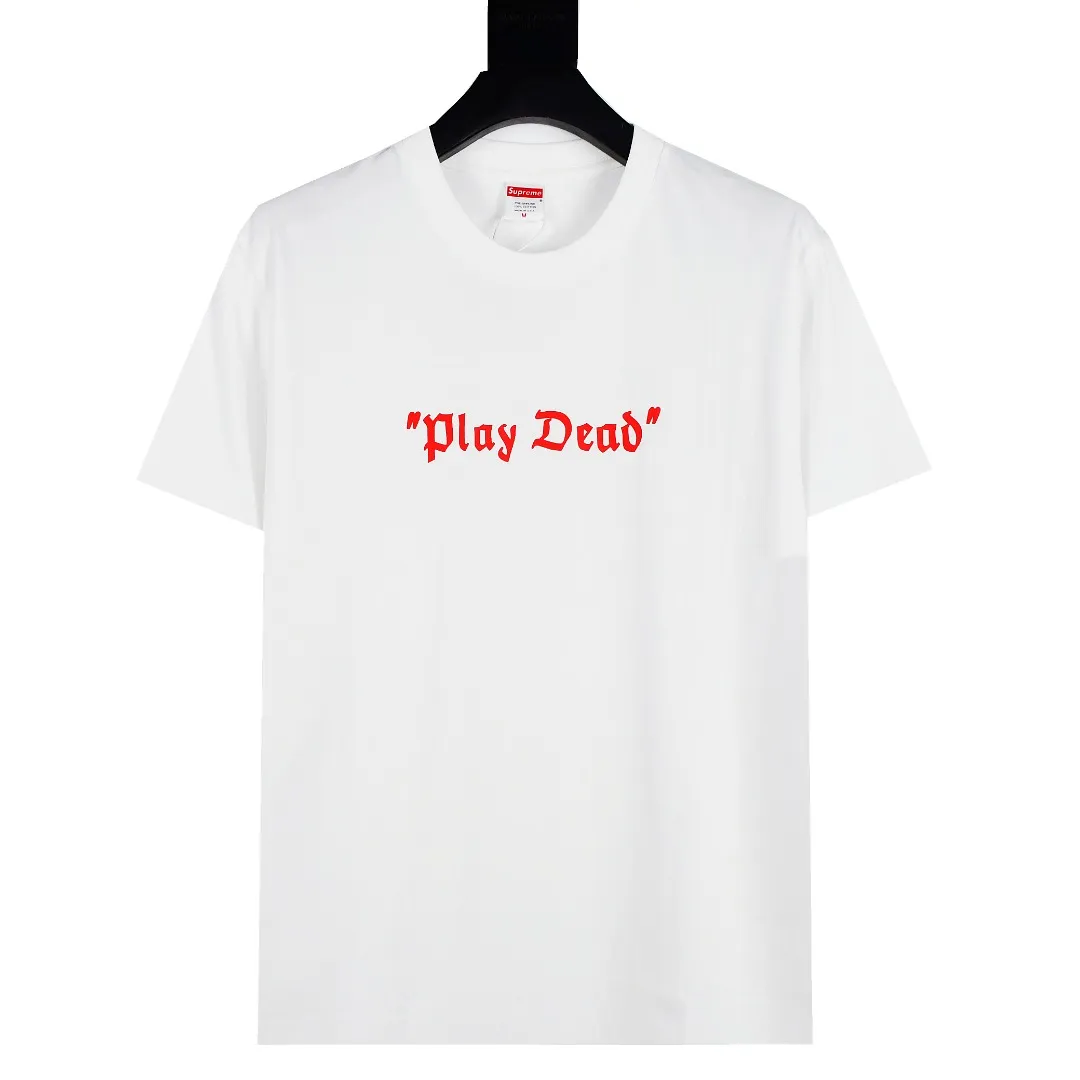 🅿️120 S78 top version Supreme "Play Dead" Tee movie commemorative box logo short-sleeved T-shirt. For those of us who focus on top-level Sup products, this short-sleeved one is naturally available. It adopts cylindrical seamless technology (original technology, there are no gaps on the sides of the clothes, the key point of identification) The fabrics are all custom-woven and dyed, 280g weight, 100% cotton, cylindrical fabric. Cylindrical fabric is a knitted fabric woven with a cylinder loom. The needles are distributed in a cylindrical shape on the fuselage. The gray fabric is a large cylinder, which needs to be opened and shaped before further use. There is no slit on the side of the clothes, so there is no washing label on the side of ordinary short-sleeves. There is only one collar label behind the neck. The printing is printed with thermosetting ink, also known as plastic. Ink, or self-adhesive ink, contains ingredients: mainly composed of polyvinyl chloride (PVC) and phthalates. PVC and phthalates, fixing agents, stabilizers, and thickeners are mixed to form a thermal ink. Solid ink is not the digital direct printing advertised on the market. The printing texture of thermoset ink is something that digital direct printing cannot achieve. The collar label has a watermark anti-counterfeiting effect, a real anti-counterfeiting layer, a probability of passing the version, and a high probability of passing the original packaging picture. Size：S-XL