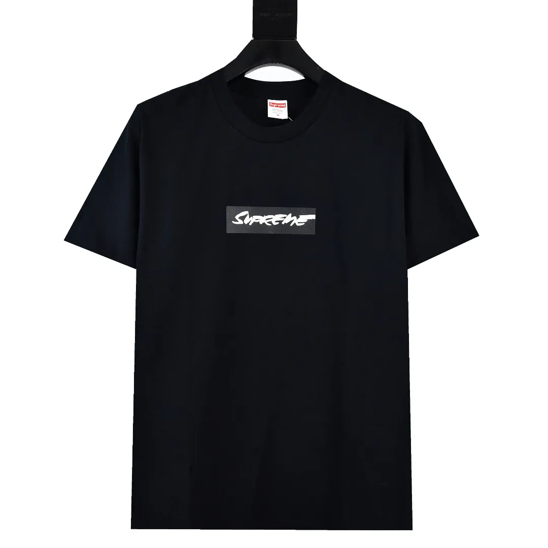 🅿️120 S139 Supreme 24ss Futura future slogan Box Logo short-sleeved T-shirt. Refuse to make products based on pictures. Refuse to compare with wrong versions. Use cylindrical seamless technology (original technology. There are no stitched bones on the side of the clothes. Key points of identification) The fabrics are all custom-woven and dyed, 280g weight, 100% cotton, cylindrical fabric. Cylindrical fabric is a knitted fabric woven with a cylinder loom. The needles are distributed in a cylindrical shape on the fuselage. The gray fabric is a large cylinder, which needs to be opened and shaped before it can be used further. There are no slits on the side of the clothes, so there is no washing label on the side of ordinary short-sleeves. There is only one collar label behind the neck. The printing uses thermosetting ink printing imported from Belgium (different from conventional thermal transfer printing), also known as plastic ink, or self-adhesive ink. Its ingredients are: mainly composed of polyvinyl chloride (PVC) and phthalates. PVC and phthalates, solid color The thermoset ink is composed of a mixture of agents, stabilizers, and thickeners. It is not the digital direct printing advertised on the market. The printing texture of thermoset ink cannot be achieved by digital direct printing. The collar label has a watermark anti-counterfeiting effect, a real anti-counterfeiting layer, a version with a high probability of passing the inspection, and a high probability of passing the original packaging picture. Size：S-XL