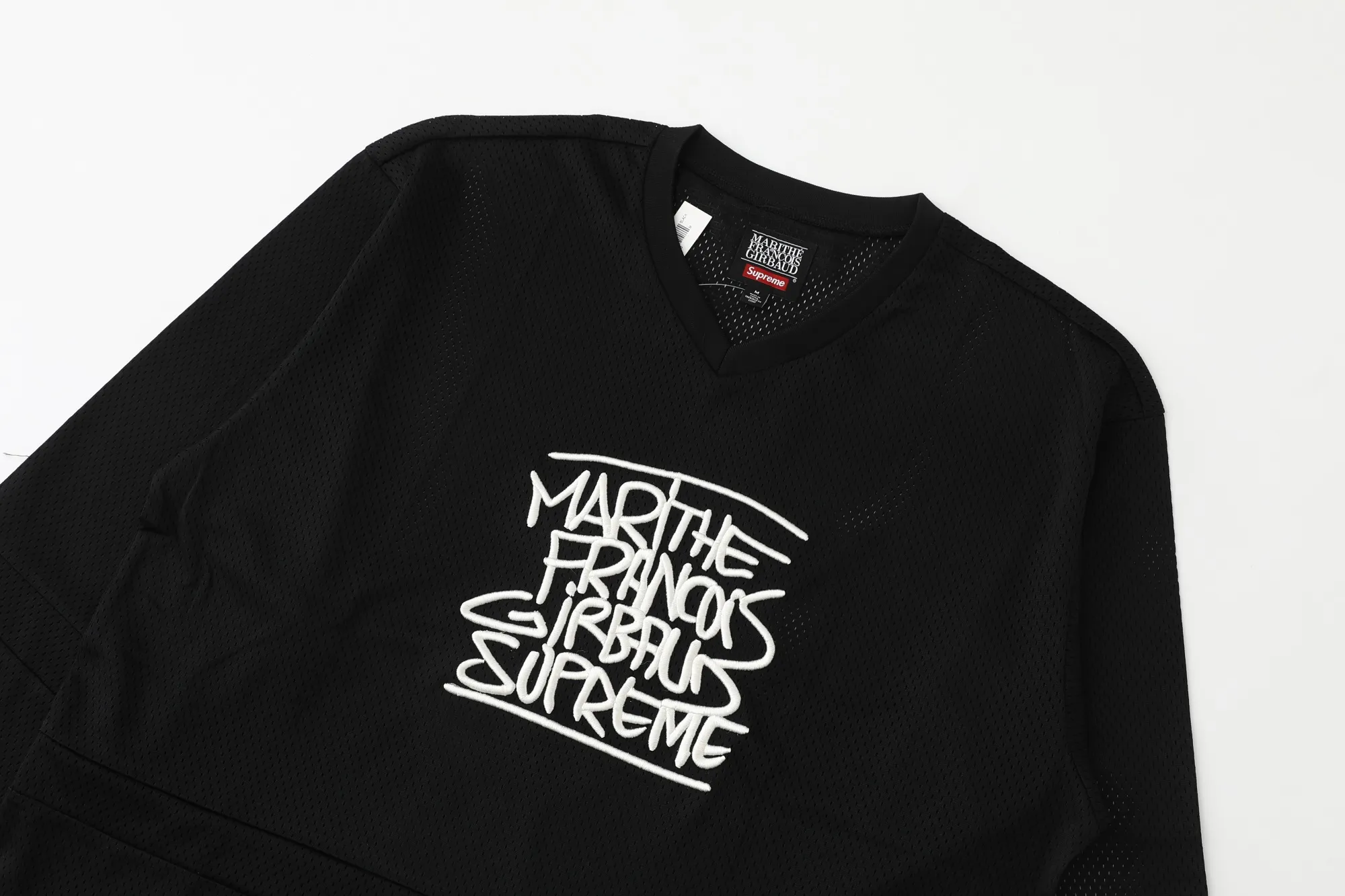 🅿️240 S297 Supreme Marithé François Girbaud co-branded loose mesh American ice hockey jersey with logo embroidered on the chest. Same style for men and women. 250g mesh fabric. Customized accessories. Complete color. Black. White. Loose fit. Size: S M L 53 57 M 73 122 55 58 L 75 126 57 59 XL 77 130 59 60