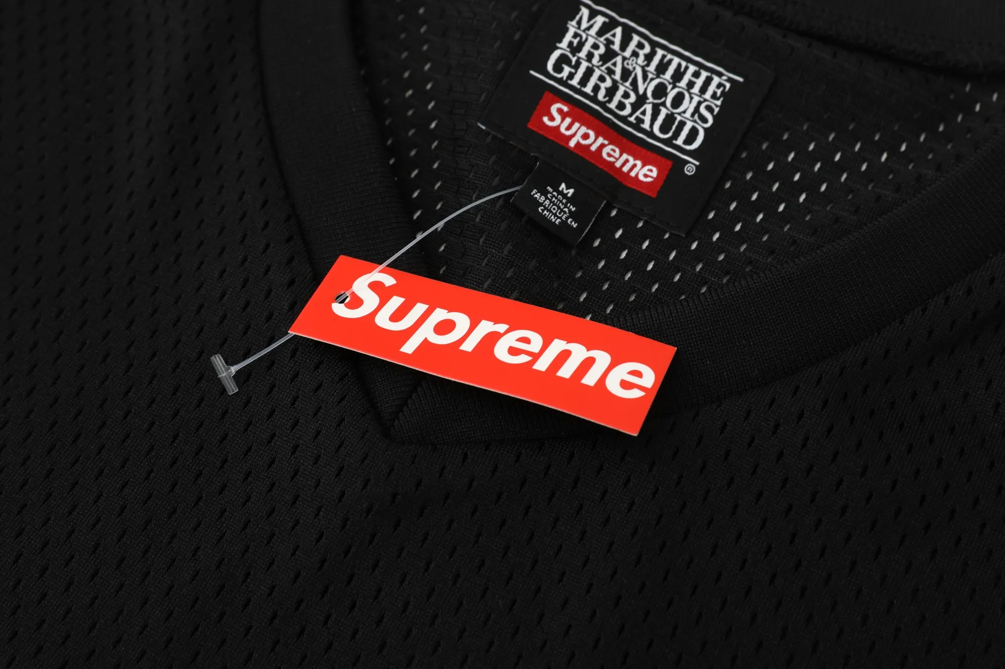🅿️240 S297 Supreme Marithé François Girbaud co-branded loose mesh American ice hockey jersey with logo embroidered on the chest. Same style for men and women. 250g mesh fabric. Customized accessories. Complete color. Black. White. Loose fit. Size: S M L 53 57 M 73 122 55 58 L 75 126 57 59 XL 77 130 59 60
