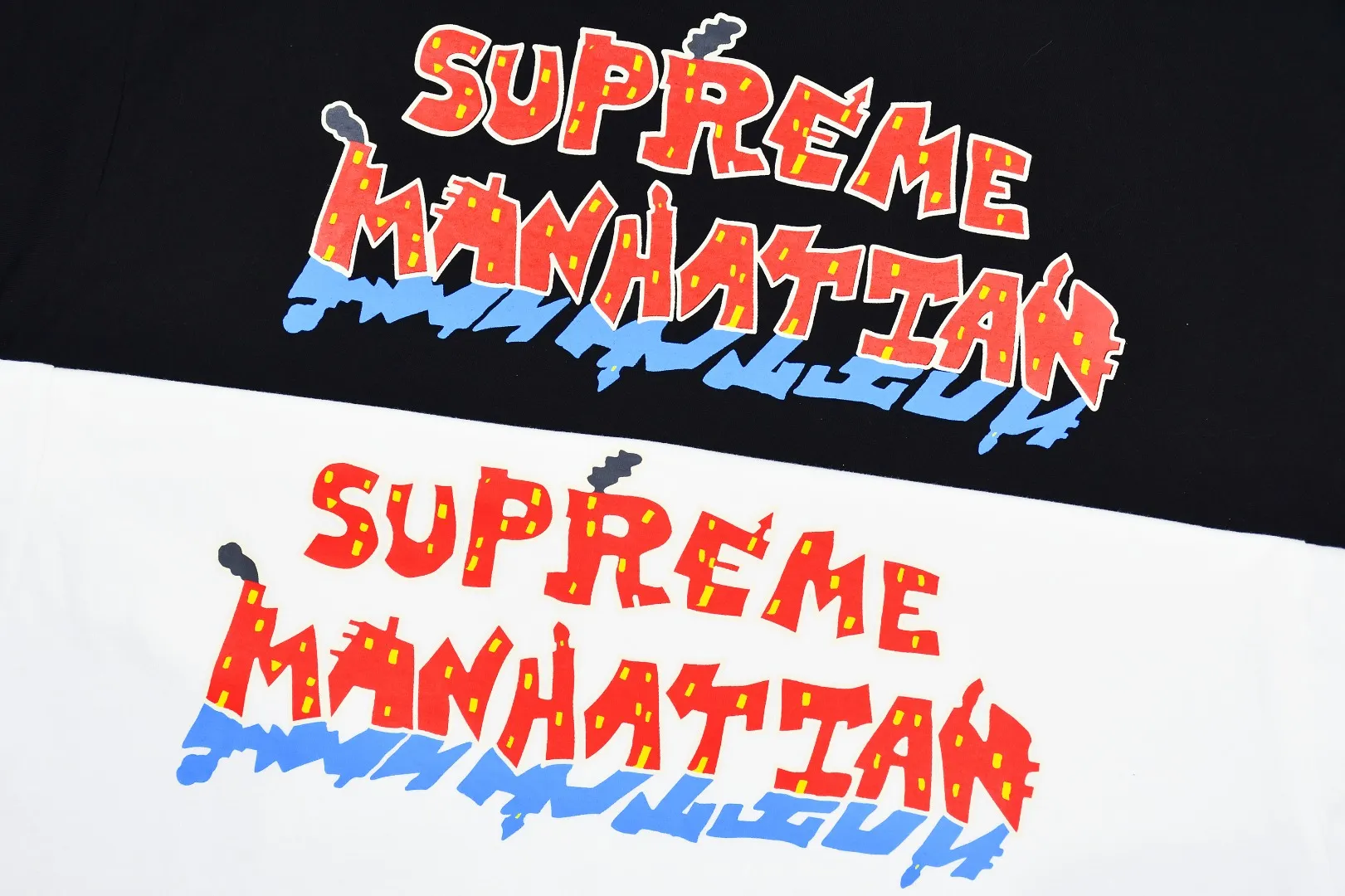 S190💰p140 Top version Supreme SS22 Manhattan Manhattan city street scene cartoon pattern printed short-sleeved T-shirt. For those of us who focus on top-level Sup products, this short-sleeved one is naturally available. It adopts cylindrical seamless technology (original technology, there are no stitched bones on the side of the clothes, the key point of identification) The fabrics are all custom-woven and dyed, 280g weight, 100% cotton, cylindrical fabric. Cylindrical fabric is knitted fabric woven with a cylinder loom. The needles are distributed in a cylindrical shape on the fuselage. The gray fabric is a large cylinder that needs to be opened and shaped before it can be used further. There are no slits on the side of the clothes, so there is no washing label on the side of ordinary short-sleeves. There is only one collar label behind the neck. The printing is printed with thermosetting ink, also known as plastic. Ink, or self-adhesive ink, contains ingredients: mainly composed of polyvinyl chloride (PVC) and phthalates. PVC and phthalates, fixatives, stabilizers, and thickeners are mixed to form a thermal ink. Solid ink is not the digital direct printing advertised on the market. The printing texture of thermoset ink is something that digital direct printing cannot achieve. The collar label has a watermark anti-counterfeiting effect, a real anti-counterfeiting layer, a probability of passing the version, and a high probability of passing the original packaging picture. Size：S-XL