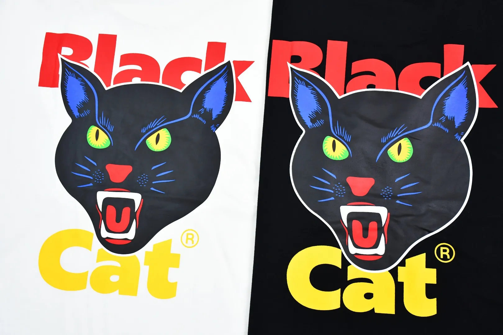 🅿️120 S171 top version Supreme 24ss BLACK CAT black cat print short-sleeved T-shirt. Refuse to look at pictures to make products. Refuse to compare with wrong versions. Use cylindrical seamless technology (original technology. There are no stitched bones on the side of the clothes. Key points of identification) The fabrics are all custom-woven and dyed, 280g weight, 100% cotton, cylindrical fabric. Cylindrical fabric is a knitted fabric woven with a cylinder loom. The needles are distributed in a cylindrical shape on the fuselage. The gray fabric is a large cylinder, which needs to be opened and shaped before it can be used further. There are no slits on the side of the clothes, so there is no washing label on the side of ordinary short-sleeves. There is only one collar label behind the neck. The printing uses thermosetting ink printing imported from Belgium (different from conventional thermal transfer printing), also known as plastic ink, or self-adhesive ink. Its ingredients are: mainly composed of polyvinyl chloride (PVC) and phthalates. PVC and phthalates, solid color The thermoset ink is composed of a mixture of agents, stabilizers, and thickeners. It is not the digital direct printing advertised on the market. The printing texture of thermoset ink cannot be achieved by digital direct printing. The collar label has a watermark anti-counterfeiting effect, a real anti-counterfeiting layer, a version with a high probability of passing the inspection, and a high probability of passing the original packaging picture. Size：S-XL