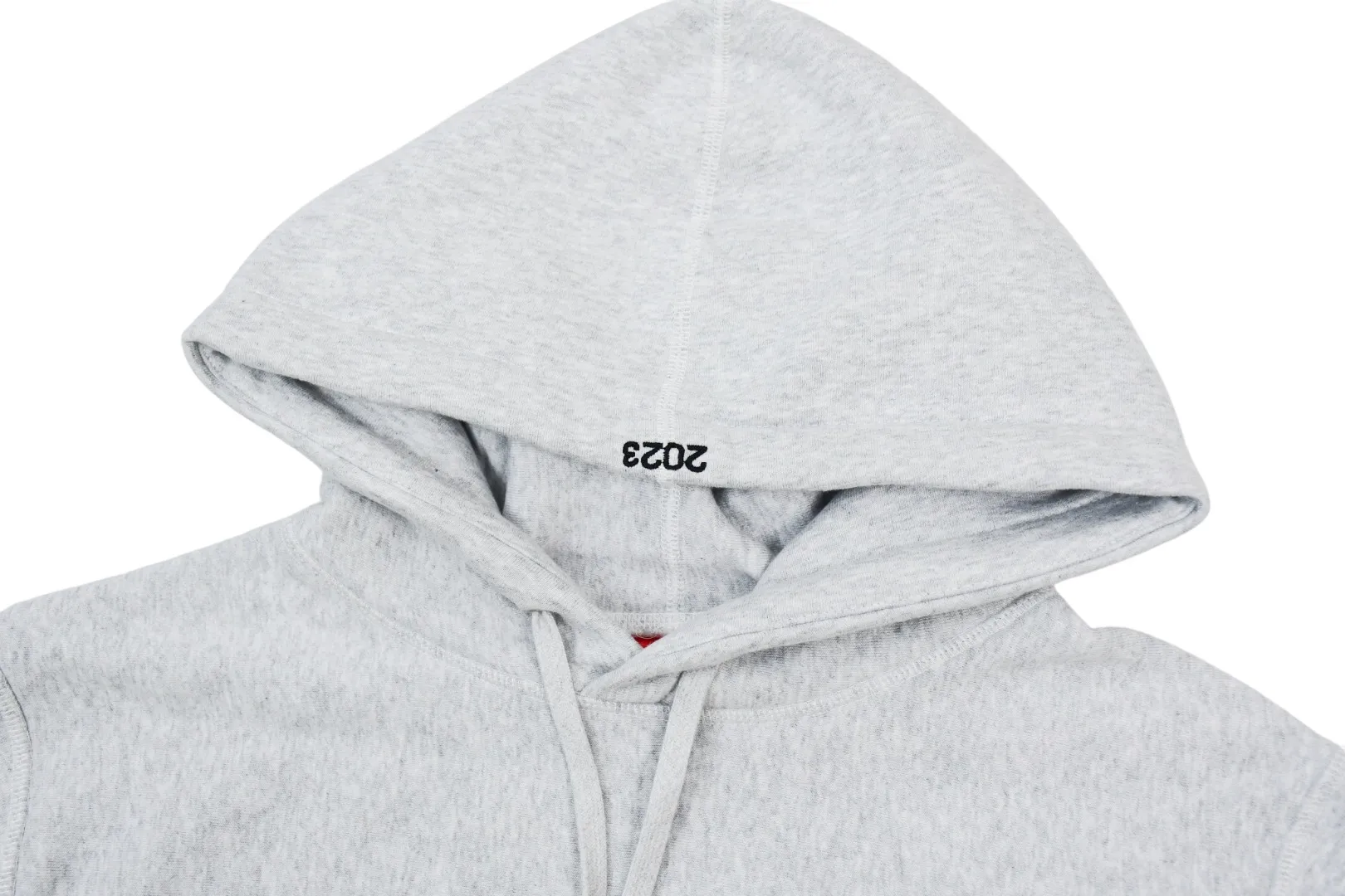 🅿️320 S238 top version Supreme 23Fw camouflage Box Logo Hooded hooded sweatshirt hooded plus fleece sweatshirt For those of us who focus on top Supreme, the cross sweatshirt is naturally available. ZP purchase and pattern making operation 1. Fabric: ZP testing, custom weaving and dyeing, pure cotton 460G plus fleece main fabric, horizontal cutting, side stitching 520G 2X2 thread 2. Embroidery: The embroidery equipment is operated by BEHRINGER BEKS-Y924 machine (a level higher than Tajima embroidery machine). The embroidery thickness, saturation and size are all consistent. 3. Sewing process: The whole garment adopts four-needle and six-thread boneless splicing technology in twelve places. It is processed by a senior foreign trade factory (ordinary factories cannot do it). 4. Hem and cuffs: all use 520G inelastic thread. (Low-end goods use elastic threads to cause the hem and cuffs to appear wavy) 5. Customized ZP main label/wash water label/hangtag/packaging bag (equipped with an extra-large thickened handbag) Size: S~XL