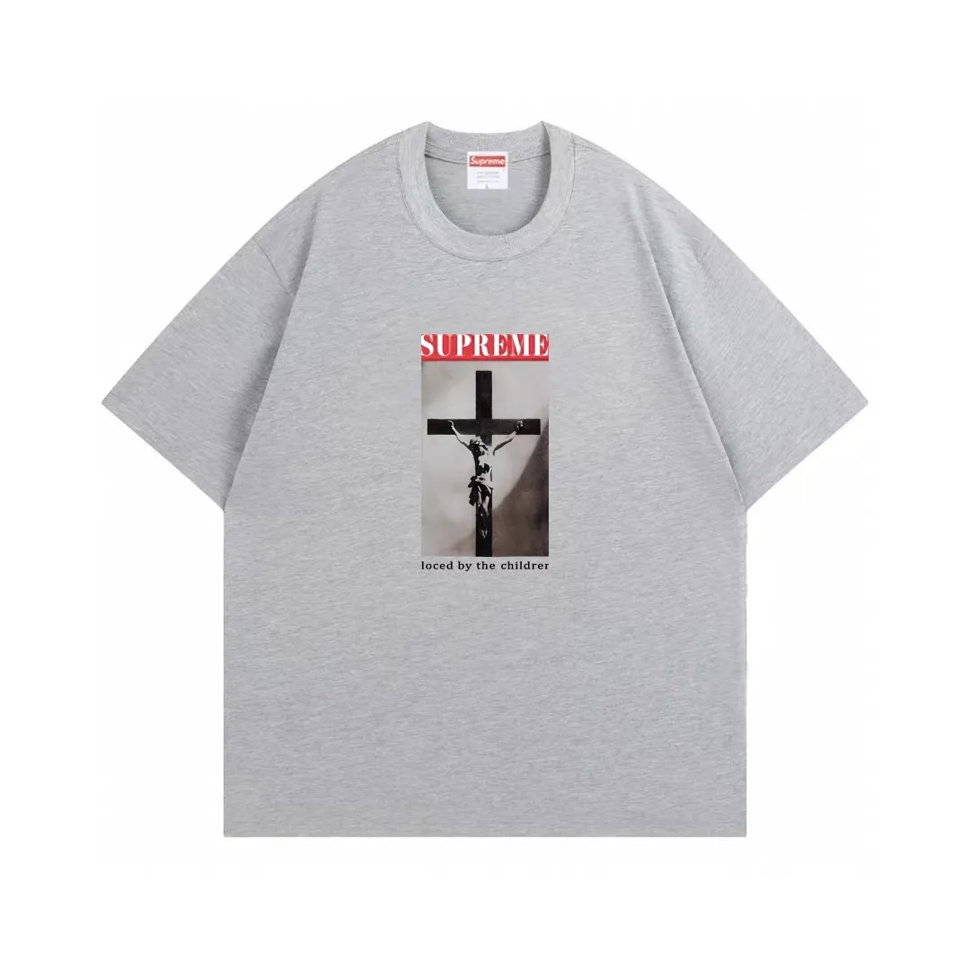 #S98 p110💰 Supreme SS20 Week 1 Loved By The Children Tee pattern, loose fit, made of 260 grams of combed cotton double yarn, all three standards from fabrics to accessories, ZP, imported Matsui company slurry printing will never crack, the whole piece adopts three-needle five-thread technology (neckline-shoulder seam-sleeve seam double line, looks more three-dimensional and textured) and the original version of the same craftsmanship, classic version Feel free to compare zp. The whole piece adopts three-needle five-thread craftsmanship (neckline-shoulder seam-sleeve seam double thread, which looks more three-dimensional and textured). It has the same craftsmanship as the genuine original, classic version. Color: white, black, light blue, red, apricot, gray, pink. Size: S M L XL XXL