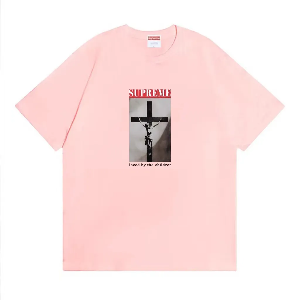 #S98 p110💰 Supreme SS20 Week 1 Loved By The Children Tee pattern, loose fit, made of 260 grams of combed cotton double yarn, all three standards from fabrics to accessories, ZP, imported Matsui company slurry printing will never crack, the whole piece adopts three-needle five-thread technology (neckline-shoulder seam-sleeve seam double line, looks more three-dimensional and textured) and the original version of the same craftsmanship, classic version Feel free to compare zp. The whole piece adopts three-needle five-thread craftsmanship (neckline-shoulder seam-sleeve seam double thread, which looks more three-dimensional and textured). It has the same craftsmanship as the genuine original, classic version. Color: white, black, light blue, red, apricot, gray, pink. Size: S M L XL XXL