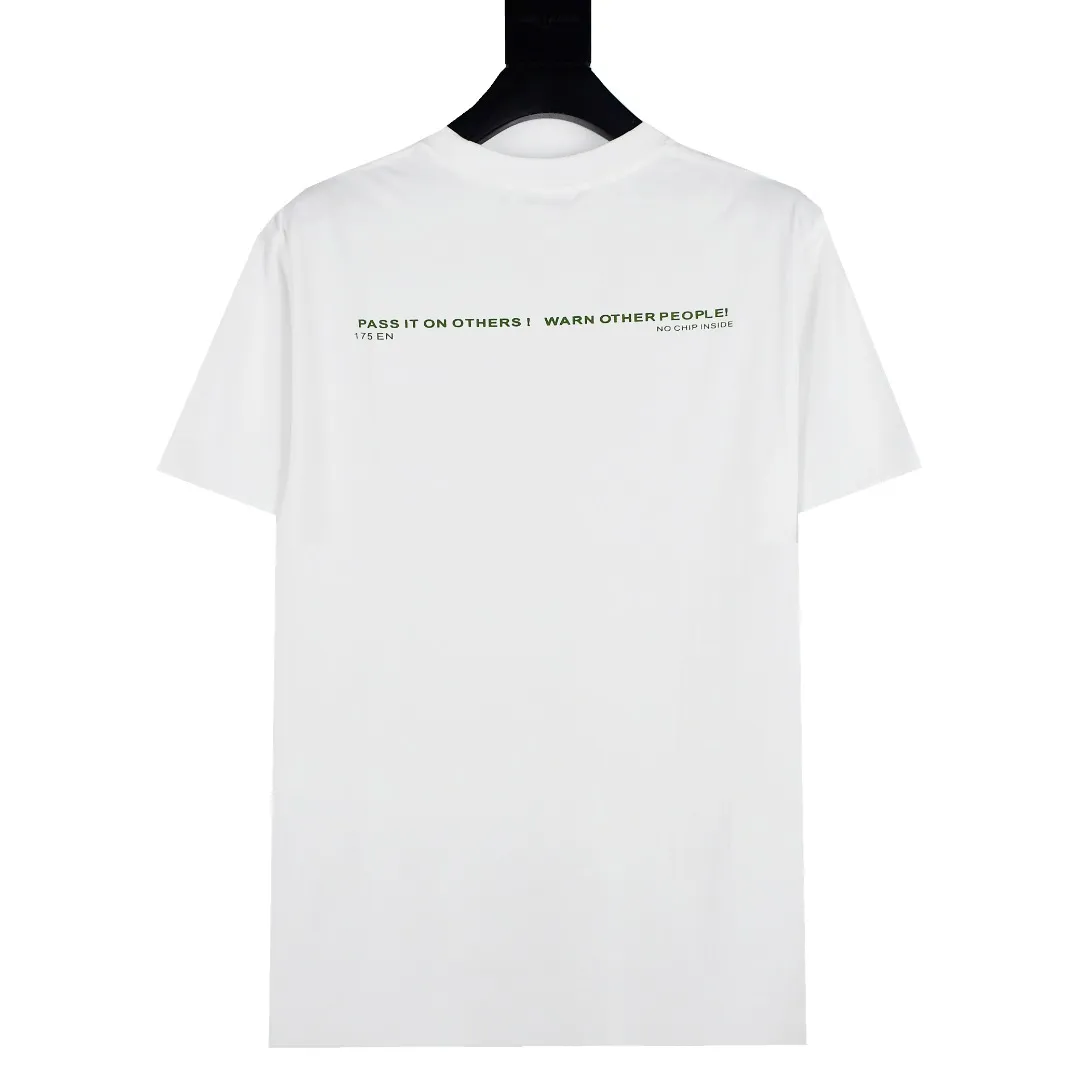 S198💰p130 Top version Supreme 22FW Warning Tee Warning Prohibition Slogan Logo Short Sleeve T-shirt For those of us who focus on top Sup products, this short sleeve is naturally available. It adopts cylindrical seamless technology (the original technology has no gaps on the sides of the clothes, the key point of identification) The fabrics are all custom-woven and dyed, 280g weight, 100% cotton, cylindrical fabric. Cylindrical fabric is knitted fabric woven with a cylinder loom. The needles are distributed in a cylindrical shape on the fuselage. The gray fabric is a large cylinder that needs to be opened and shaped before it can be used further. There are no slits on the side of the clothes, so there is no washing label on the side of ordinary short-sleeves. There is only one collar label behind the neck. The printing is printed with thermosetting ink, also known as plastic. Ink, or self-adhesive ink, contains ingredients: mainly composed of polyvinyl chloride (PVC) and phthalates. PVC and phthalates, fixatives, stabilizers, and thickeners are mixed to form a thermal ink. Solid ink is not the digital direct printing advertised on the market. The printing texture of thermoset ink is something that digital direct printing cannot achieve. The collar label has a watermark anti-counterfeiting effect, a real anti-counterfeiting layer, a probability of passing the version, and a high probability of passing the original packaging picture. Size：S-XL