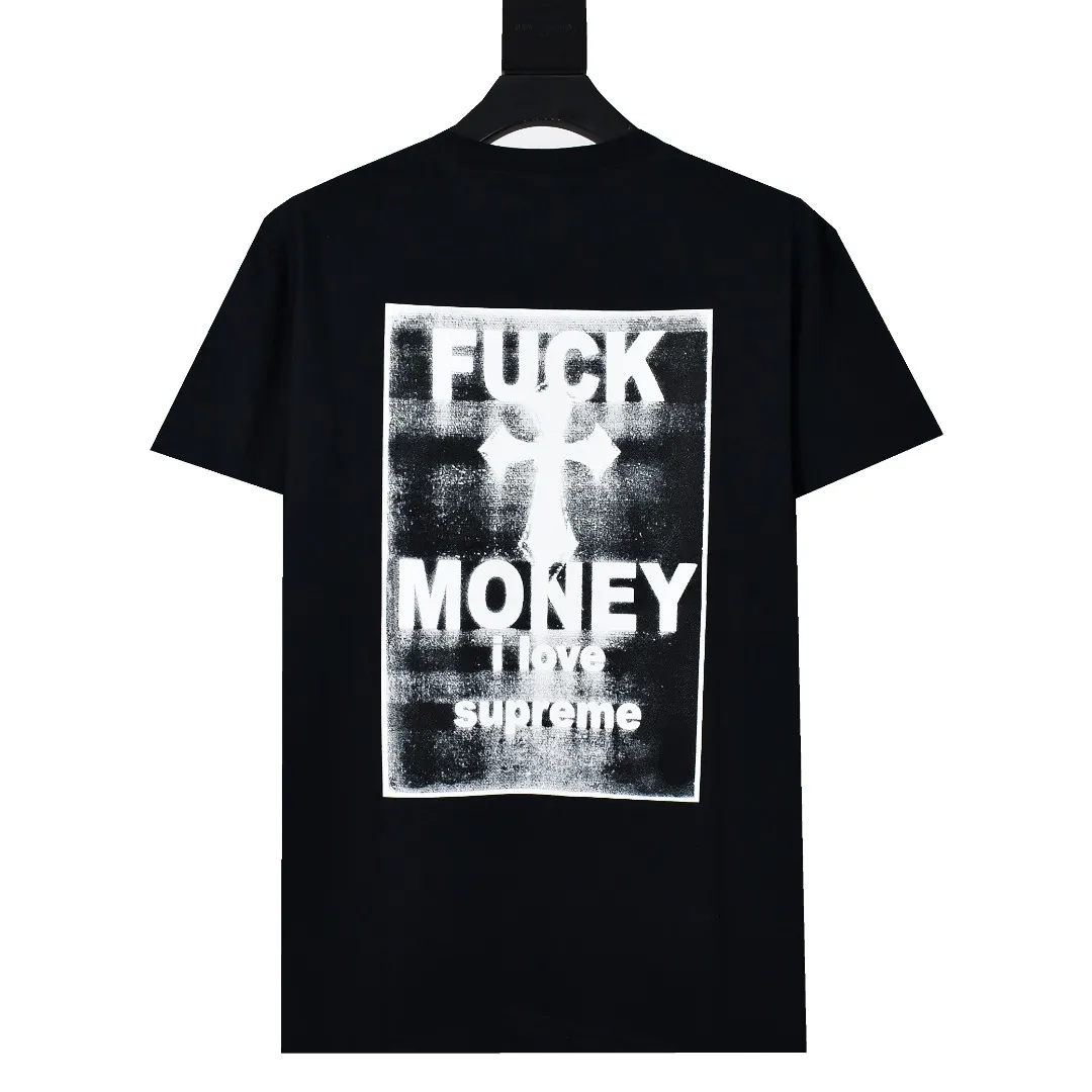 S416💰P150 The top version of Supreme 24FW Money cross-printed short-sleeved T-shirt. Refuse to look at pictures to make goods. Refuse to compare wrong versions. Use cylindrical seamless technology (original technology. There are no stitched bones on the side of the clothes. Key points of identification) The fabrics are all custom-woven and dyed, 280g weight, 100% cotton, cylindrical fabric. Cylindrical fabric is a knitted fabric woven with a cylinder loom. The needles are distributed in a cylindrical shape on the fuselage. The gray fabric is a large cylinder, which needs to be opened and shaped before it can be used further. There are no slits on the side of the clothes, so there is no washing label on the side of ordinary short-sleeves. There is only one collar label behind the neck. The printing uses thermosetting ink printing imported from Belgium (different from conventional thermal transfer printing), also known as plastic ink, or self-adhesive ink. Its ingredients are: mainly composed of polyvinyl chloride (PVC) and phthalates, including PVC and phthalates, fixing agents, Stabilizers and thickeners are mixed to form thermosetting ink, which is not the digital direct printing marketed on the market. The printing texture of thermosetting ink is unachievable by digital direct printing. The new triple collar label has a watermark anti-counterfeiting effect, a real anti-counterfeiting layer, a version with a high probability of passing the inspection, and the original packaging picture has a high probability of passing the test. Size：S-XL