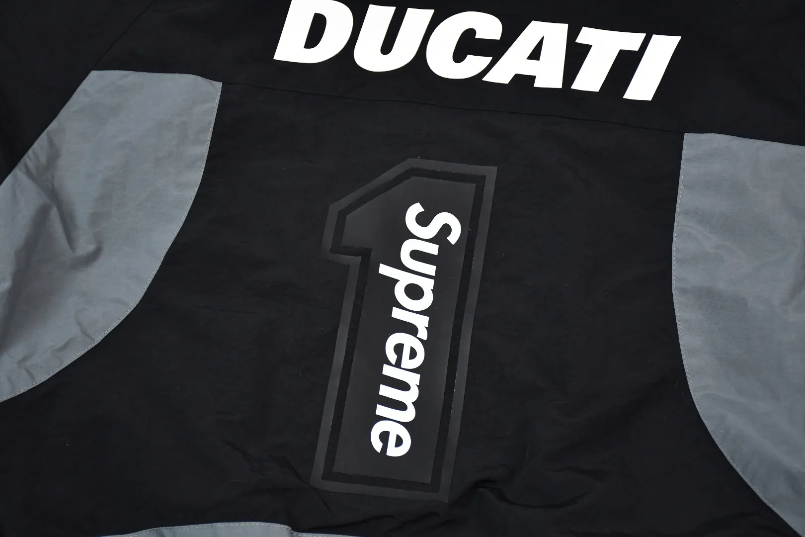 S552💰p570 Supreme 24ss Ducati Ducati co-branded Track Jacket racing uniform school uniform jacket - Color: Black White - Size: S M L XL Customized full set of accessories/YKK metal zipper/Customized hardware/Three standards