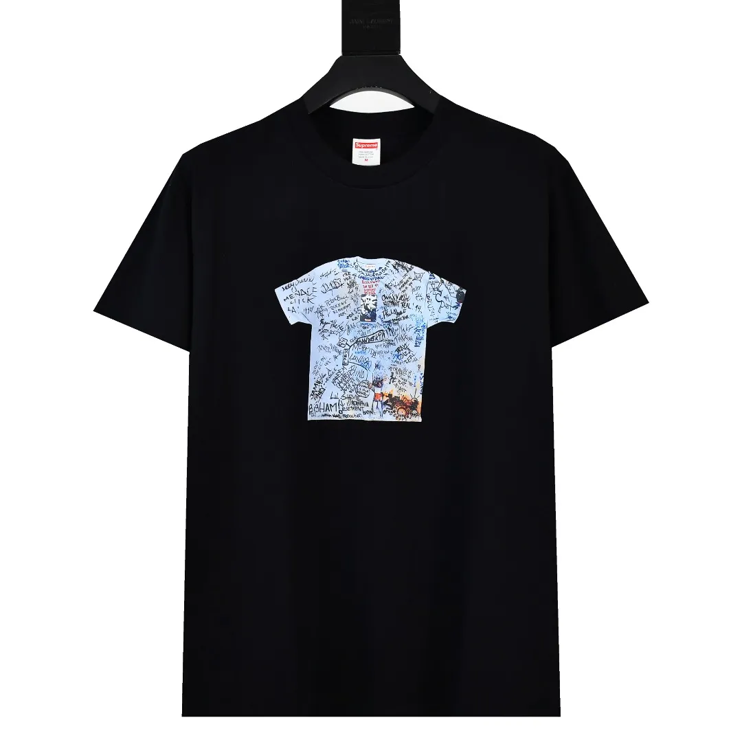 S356💰p140 Top version Supreme 24ss 30TH First 30th anniversary limited commemorative short-sleeved T-shirt. Refuse to look at pictures to make goods. Refuse to compare with wrong versions. Use cylinder seamless technology (original technology, there are no stitched bones on the side of the clothes, key points of identification) The fabrics are all custom-woven and dyed, 280g weight, 100% cotton, cylindrical fabric. Cylindrical fabric is a knitted fabric woven with a cylinder loom. The needles are distributed in a cylindrical shape on the fuselage. The gray fabric is a large cylinder, which needs to be opened and shaped before it can be used further. There are no slits on the side of the clothes, so there is no washing label on the side of ordinary short-sleeves. There is only one collar label behind the neck. The printing uses thermosetting ink printing imported from Belgium (different from conventional heat transfer printing), also known as plastic ink, or self-adhesive ink. Its ingredients are: mainly composed of polyvinyl chloride (PVC) and phthalates. PVC and phthalates, solid color The thermosetting ink is composed of a mixture of agents, stabilizers, and thickeners. It is not the digital direct printing marketed on the market. The printing texture of thermosetting ink cannot be achieved by digital direct printing. The collar label has a watermark anti-counterfeiting effect, a real anti-counterfeiting layer, a version with a high probability of passing the inspection, and the original packaging picture has a high probability of passing the test. Size：S-XL
