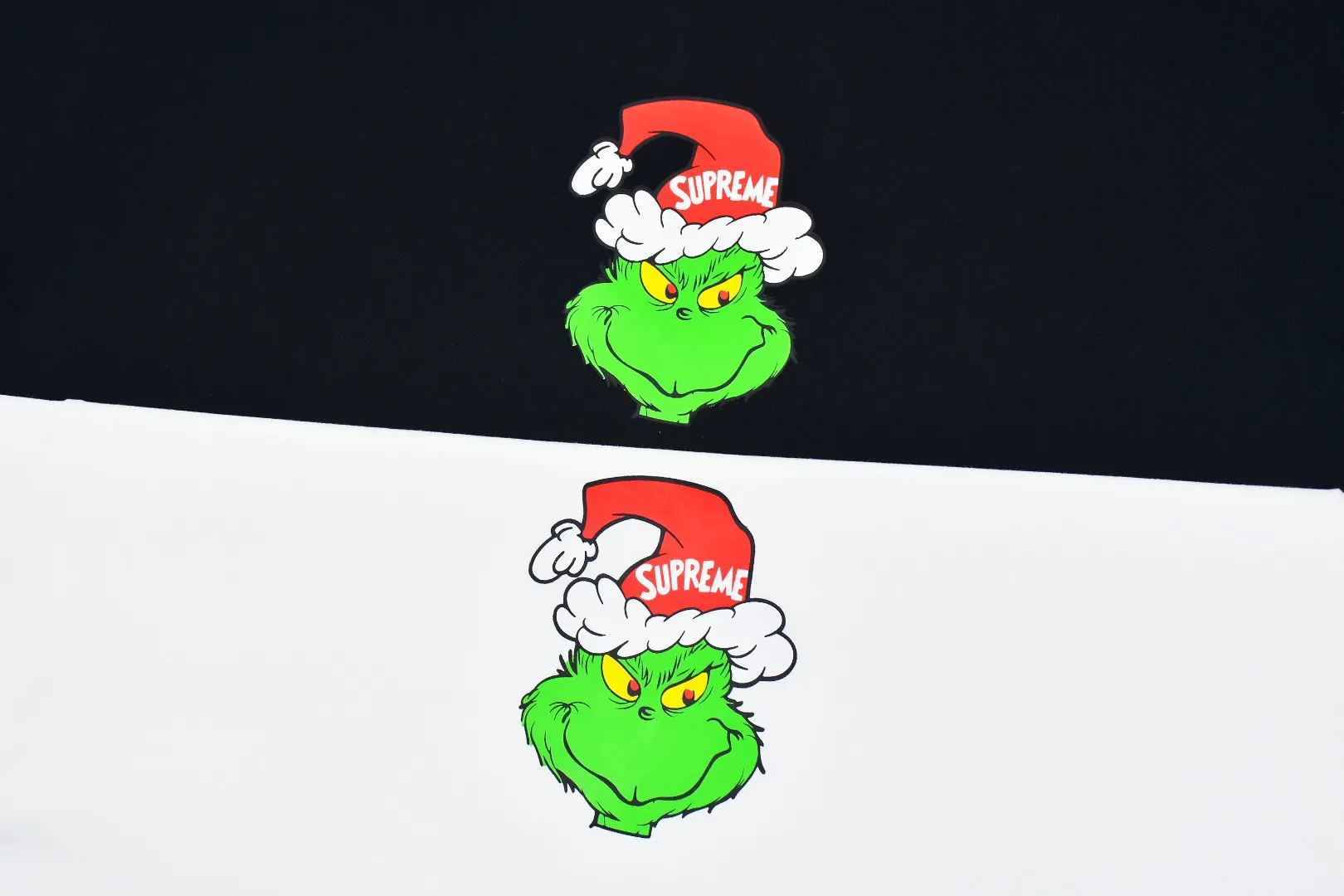S434💰P140 Top version Supreme 24fw GRINCH Grinch printed short-sleeved T-shirt. Refuse to look at pictures to make goods. Refuse to compare with wrong versions. Use cylindrical seamless process (original process, there are no stitched bones on the side of the clothes. Key points of identification) The fabrics are all custom-woven and dyed, 280g weight, 100% cotton, cylindrical fabric. Cylindrical fabric is a knitted fabric woven with a cylinder loom. The needles are distributed in a cylindrical shape on the fuselage. The gray fabric is a large cylinder, which needs to be opened and shaped before it can be used further. There are no slits on the side of the clothes, so there is no washing label on the side of ordinary short-sleeves. There is only one collar label behind the neck. The printing uses heat-setting ink printing imported from Belgium (different from conventional heat transfer printing on the market), also known as plastic ink, or self-adhesive ink. Its ingredients: mainly composed of polyvinyl chloride (PVC) and phthalates, including PVC, phthalates, and color fixing agents. , stabilizer, and thickener are mixed to form thermoset ink, which is not the digital direct printing marketed on the market. The printing texture of thermoset ink cannot be achieved by digital direct printing. The new triple collar label has a watermark anti-counterfeiting effect, real anti-counterfeiting layer, and has a high probability of passing the approved version. The original packaging picture has a high probability of passing Size：S-XL