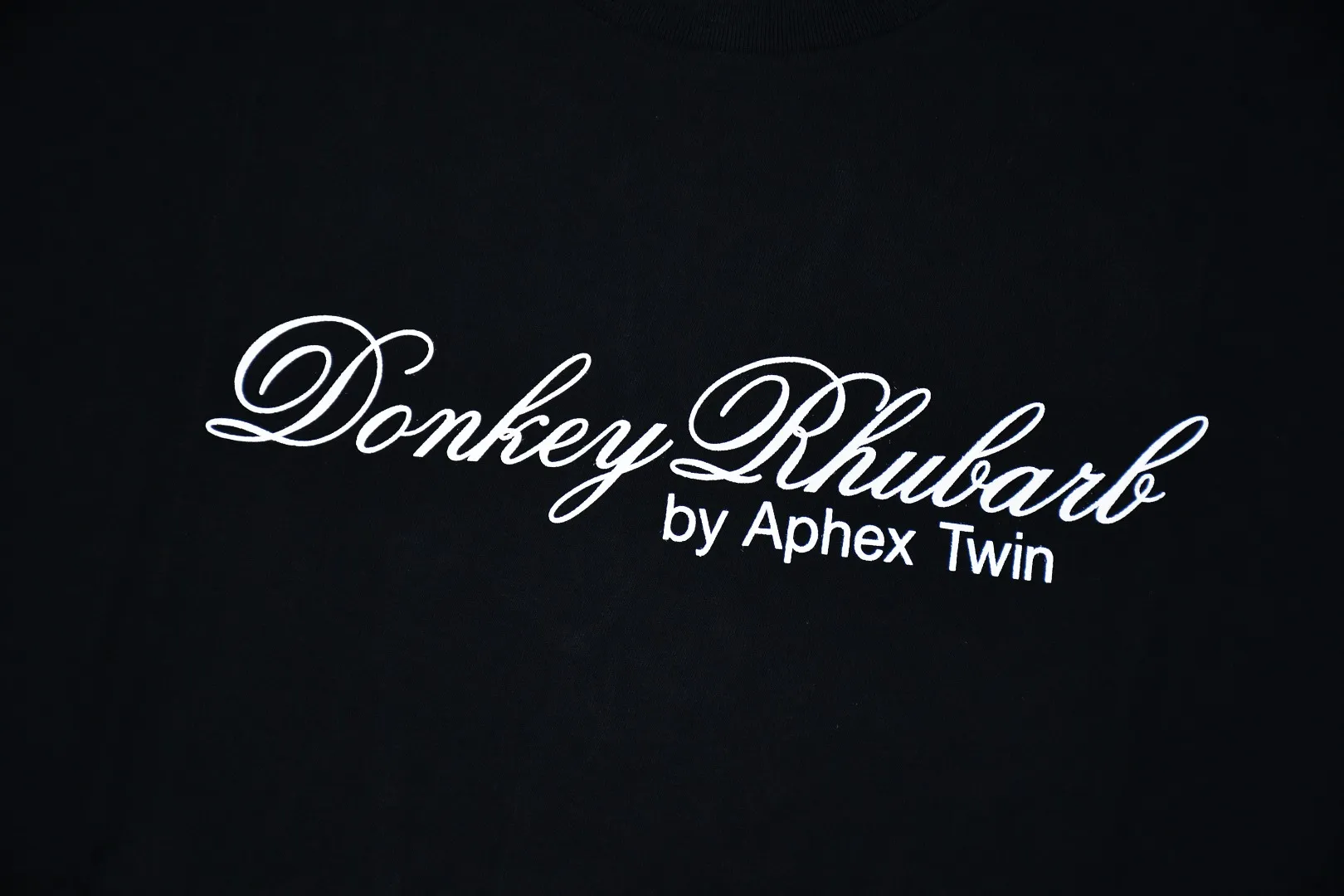 🅿️220 S299 top version Supreme x Aphex Twin KONKEY RHUBARD L/S doll bear long-sleeved T-shirt ZP test custom weaving and dyeing pure cotton 320g fabric Printing uses thermoset ink printing, also known as plastic ink, or self-adhesive ink. Its ingredients are: mainly composed of polyvinyl chloride (PVC) and phthalates. PVC and phthalates, color fixing agents, stabilizers, and thickeners are mixed to form thermoset ink. It is not the digital direct printing advertised on the market. The printing texture of thermoset ink is unachievable by digital direct printing. Customized ZP co-branding Main label/wash label/hangtag/packaging bag (equipped with thickened handbag) There is a probability of passing the inspection version, and the original packaging picture has a high probability of passing. Size: S-XL