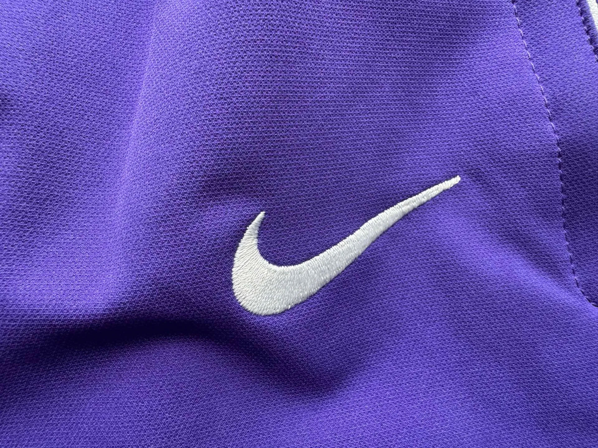 P430 Supreme x Nike joint model SS25 WEEK4 Track Jacket embroidered cuffs logo zipper closure jacket, same style for men and women, original 1:1 customization, customized accessories, all three standards Color: black purple Pants size: S-XL Pants length Waist Hips S 99 74 112 M 101 78 116 L 103 82 120 XL 105 86 124