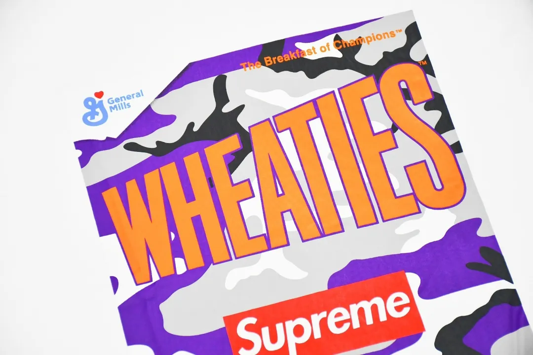 #S62 P110💰 Supreme SS21 Week6 x Wheaties Tee Oatmeal printed short-sleeved T-shirt. Loose fit. Made of 260g combed cotton double yarn. From fabric to accessories, all three standards are complete and follow ZP. The slurry printing imported from Matsui Company will never crack. The whole piece is made with three-needle five-thread technology. The neckline-shoulder seam-sleeve seam is double-lined, which looks more three-dimensional and textured.) The same process as the original version, classic version Feel free to compare zp. The whole piece adopts three-needle five-thread craftsmanship. The neckline-shoulder seam-sleeve seam is double-threaded, which looks more three-dimensional and textured.) It has the same craftsmanship as the original original, classic version. Color: black and white Size: S M L XL XXL