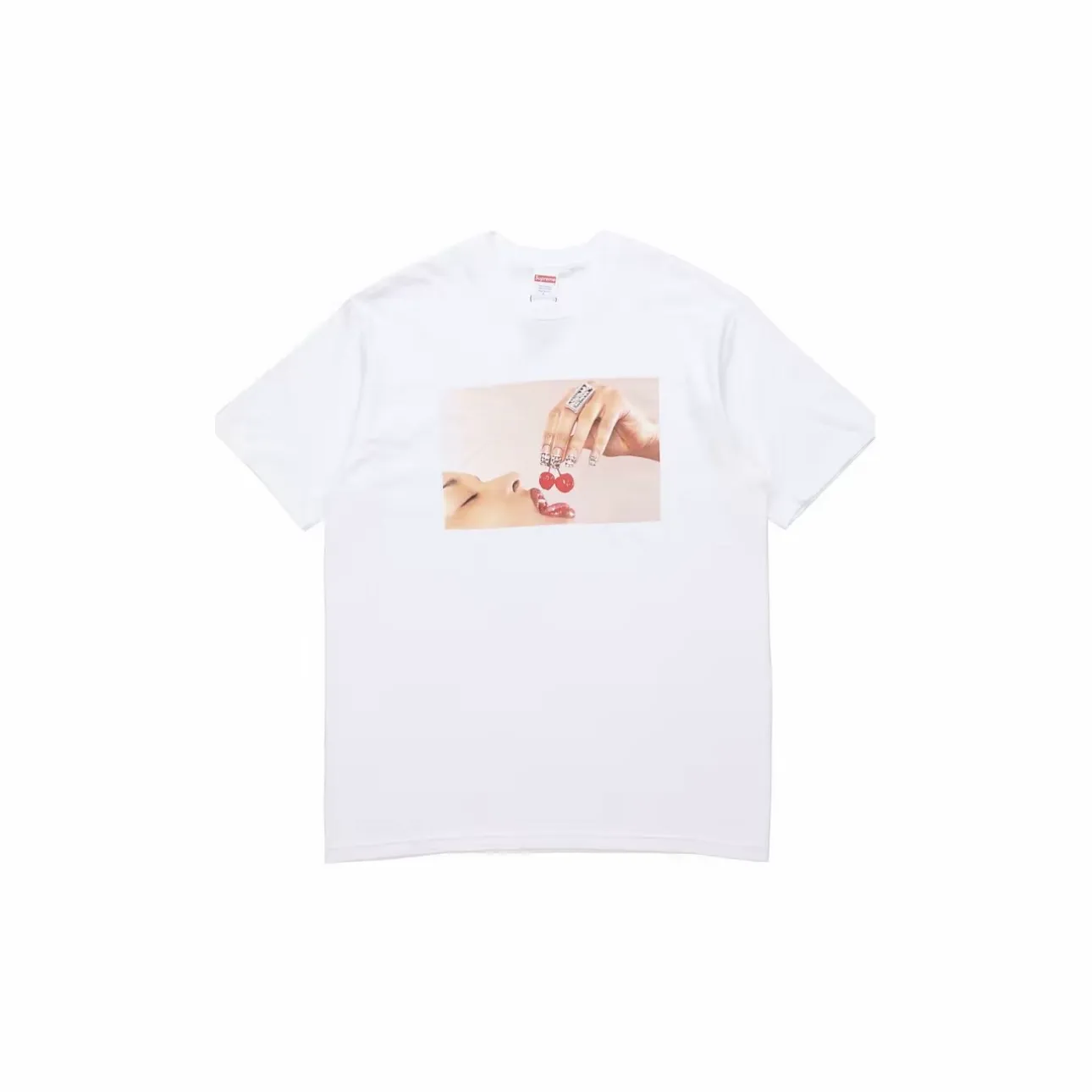 #S10 P110💰 Supreme SS19 Cupid Tee Navy angel print short-sleeved T-shirt. Same style for men and women. Made of 260g combed cotton double yarn. From fabrics to accessories, all three standards are complete and follow ZP. Imported Matsui company's slurry printing will never crack. The whole piece is made with three-needle five-thread technology. The neckline-shoulder seam-sleeve seam is double-lined, which looks more three-dimensional and textured.) The same process as the original version, classic version Feel free to compare zp. The whole piece adopts three-needle five-thread craftsmanship (neckline-shoulder seam-sleeve seam double thread, which looks more three-dimensional and textured) and the same craftsmanship as the original original, classic version. Color: black, gray, red, Tibetan rice dumpling, white. Size: S M L XL XXL