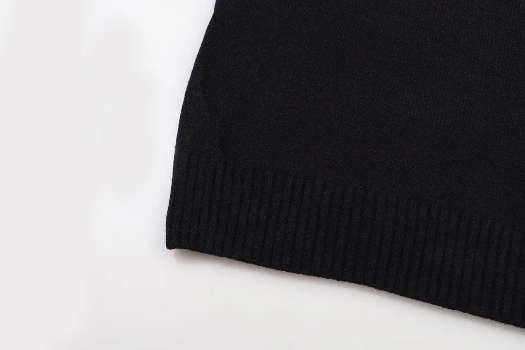 P300 Supreme new embroidered letter logo round neck wool knitted sweater Color: White Black Blue Pink Size: S M L XL XXL