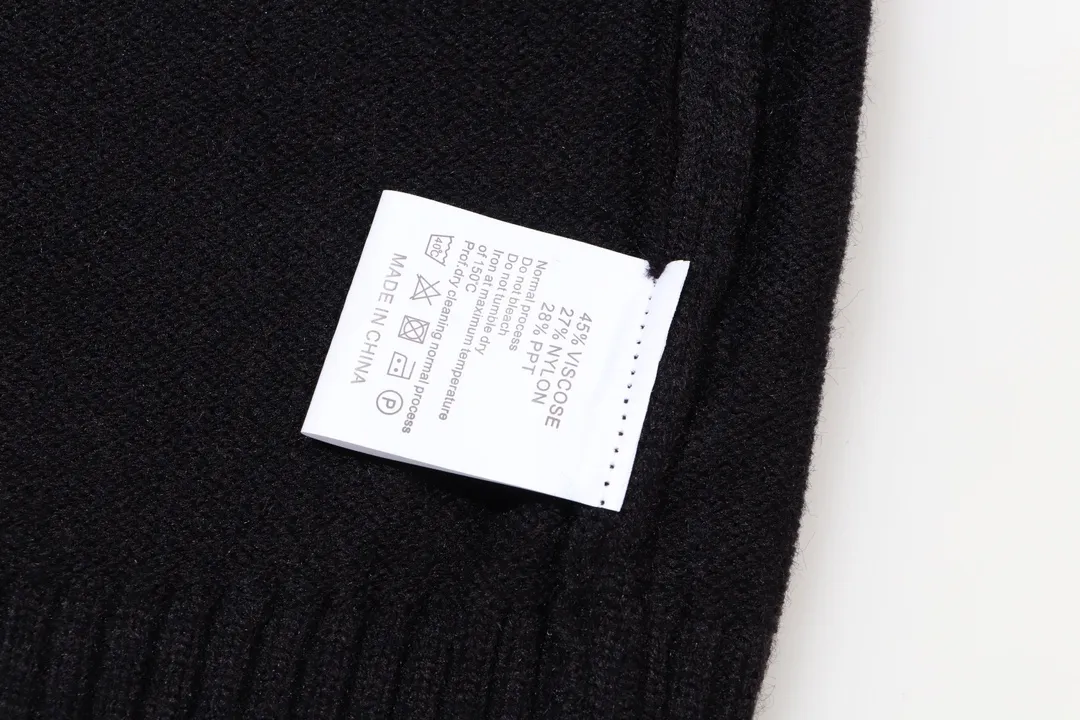 P300 Supreme new embroidered letter logo round neck wool knitted sweater Color: White Black Blue Pink Size: S M L XL XXL
