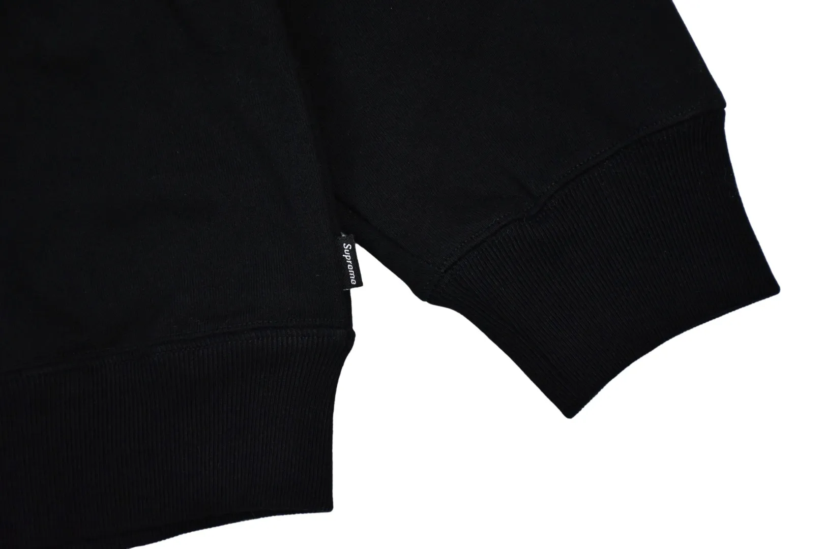 S606💰p330 Top version Supreme 24FW Small Box small label embroidered zipper cardigan sweatshirt 1. Fabric: According to ZP testing, custom woven and dyed, pure cotton 460G fleece main fabric 2. Process: Imported Behringer embroidery machine operation, exquisite and perfect presentation 3. Hem and cuffs: Customized color matching thread using 520G non-elastic thread (Low-end goods use elastic threads to cause the hem and cuffs to appear wavy) 4. Customized ZP YKK zipper/main label/wash label/tag/packaging bag (equipped with an extra-large thickened handbag) Size: S~XL