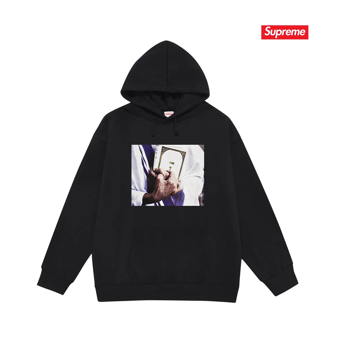 Style No. S2031 #terry P160💰 Velvet P170💰 Supreme FW19 Week 7 Bible Tee printed hooded sweatshirt Made of 400g large terry 430g silver fox velvet (drop shoulder large version) fabric, soft texture and no pilling Imported environmentally friendly printing glue The pattern is bright and three-dimensional Quality 💥Same style for men and women The upper body is trendy Color: black white gray Size: S M L XL XXL