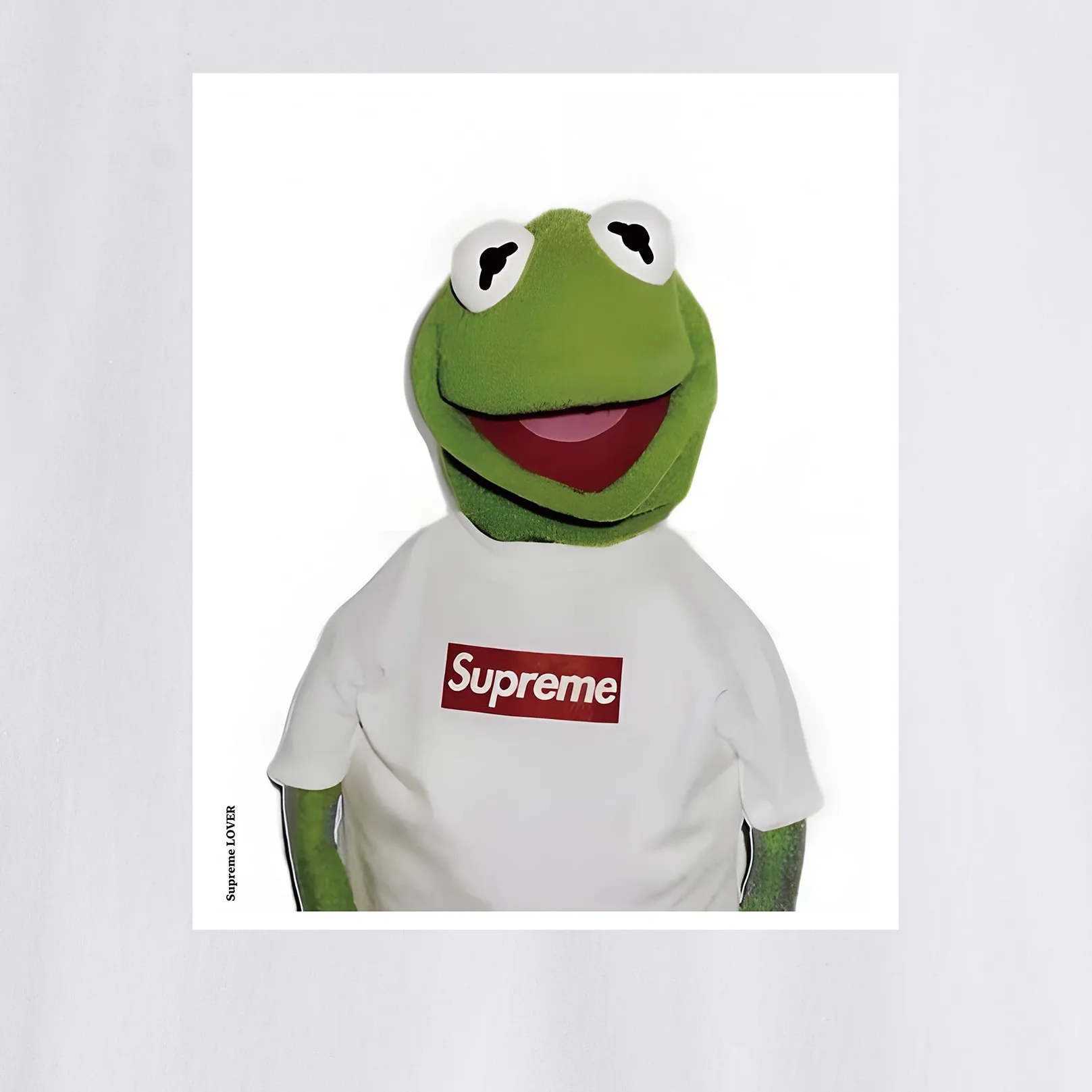 S174 P110💰 Sup 74ss Summer new Komi Frog short-sleeved round neck T-shirt summer half-sleeved loose and versatile tee for men and women couples Loose version Made of 260 grams of combed cotton double yarn From fabrics to accessories, all three standards are complete and follow ZP Imported Matsui company slurry printing will never crack The whole piece is made with a three-needle five-thread process. The collar-shoulder seam-sleeve seam is double-lined, which looks more three-dimensional and textured. The process is the same as the authentic original version, and the classic version is free to compare zp. The whole piece is made with a three-needle five-thread process. The neckline-shoulder seam-sleeve seam is double-threaded, which looks more three-dimensional and textured. The process is the same as the authentic original version. The classic version. Color: Black White Navy Blue Light Gray Pink Size: S M L XL XXL