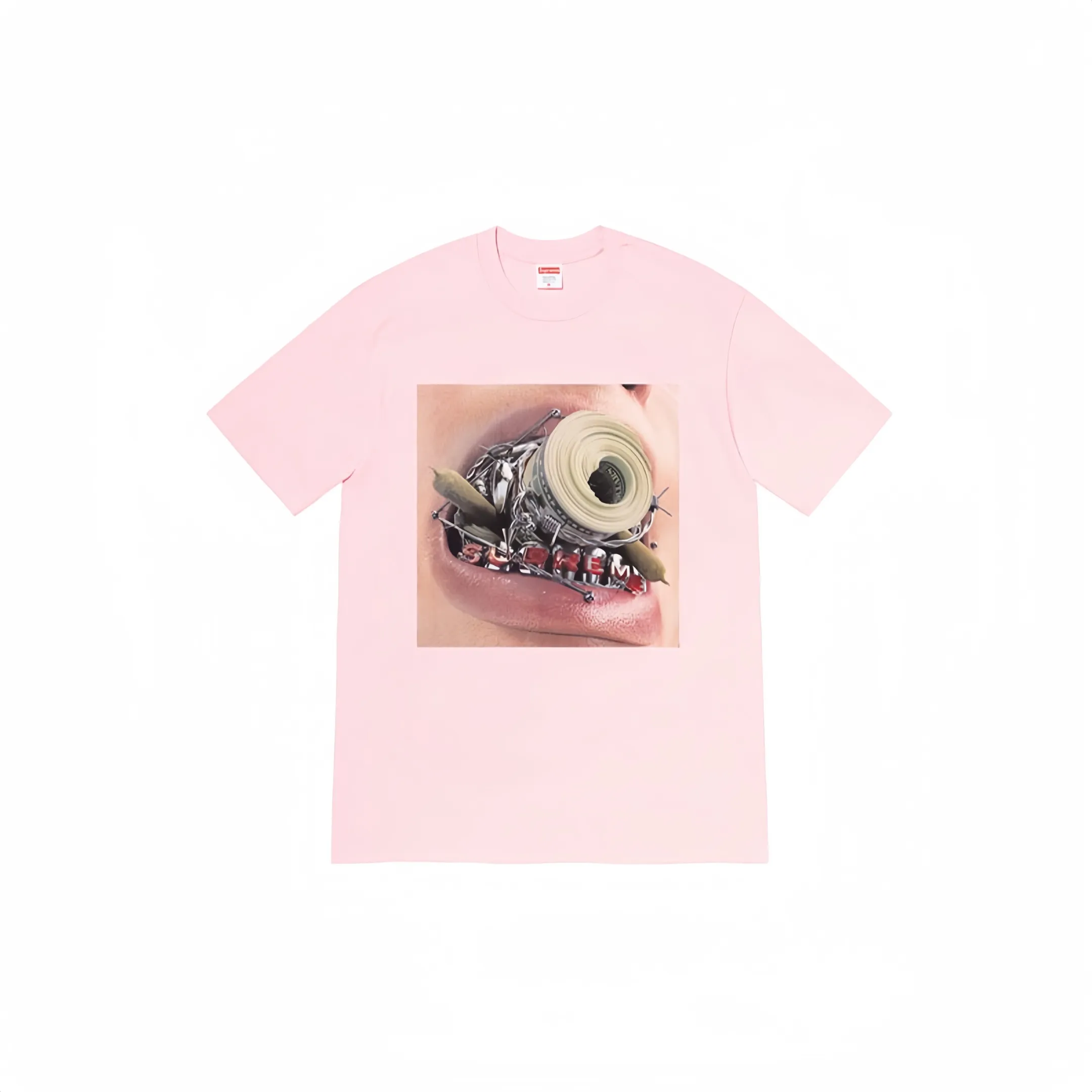 #S28 P110💰 Supreme FW22 Week 1 Braces Tee Graphic printed round neck short-sleeved T-shirt is made of 260g combed cotton double yarn. From fabrics to accessories, all three standards are complete and follow ZP. Imported Matsui company’s slurry printing will never crack. The whole piece is made with three-needle five-thread technology. The neckline-shoulder seam-sleeve seam is double-lined, looking more three-dimensional and textured) The same process as the original version, classic version Feel free to compare zp. The whole piece adopts three-needle five-thread craftsmanship (neckline-shoulder seam-sleeve seam double thread, which looks more three-dimensional and textured). It has the same craftsmanship as the original original, classic version. Color: Black White Brown Pink Green Size: S M L XL XXL