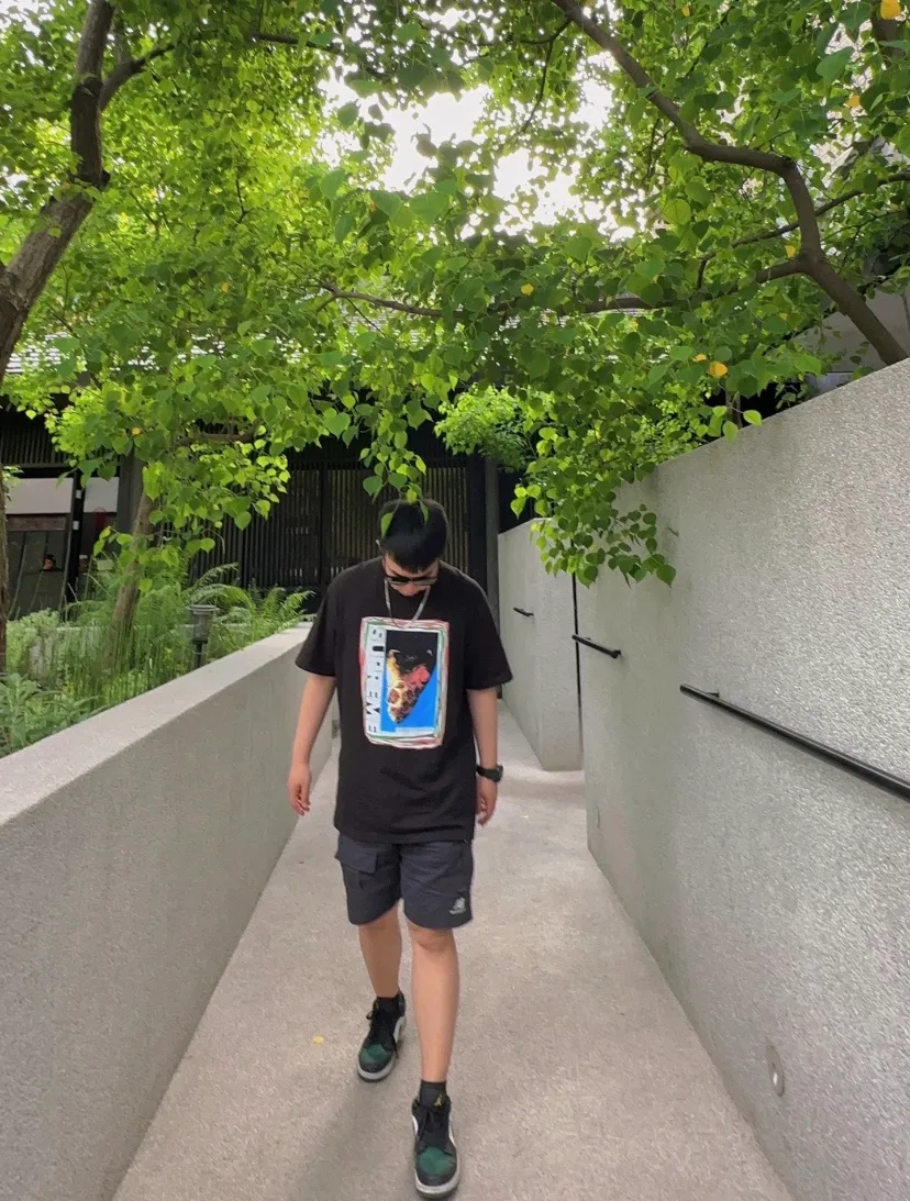 #S96 p110💰 Supreme SS22 Week 19 Mask Tee letter mask pattern printing, loose fit, using 260 grams of combed cotton double yarn, all three standards from fabrics to accessories, ZP, imported Matsui company slurry printing will never crack, the whole piece adopts three-needle five-thread process (neckline-shoulder seam-sleeve seam double line, looks more three-dimensional and textured) consistent with the original version, classic version Feel free to compare zp. The whole piece adopts three-needle five-thread craftsmanship (neckline-shoulder seam-sleeve seam double thread, which looks more three-dimensional and textured) and the same craftsmanship as the original original, classic version. Color: white, black, apricot, orange, light blue, dark green, size: S M L XL XXL