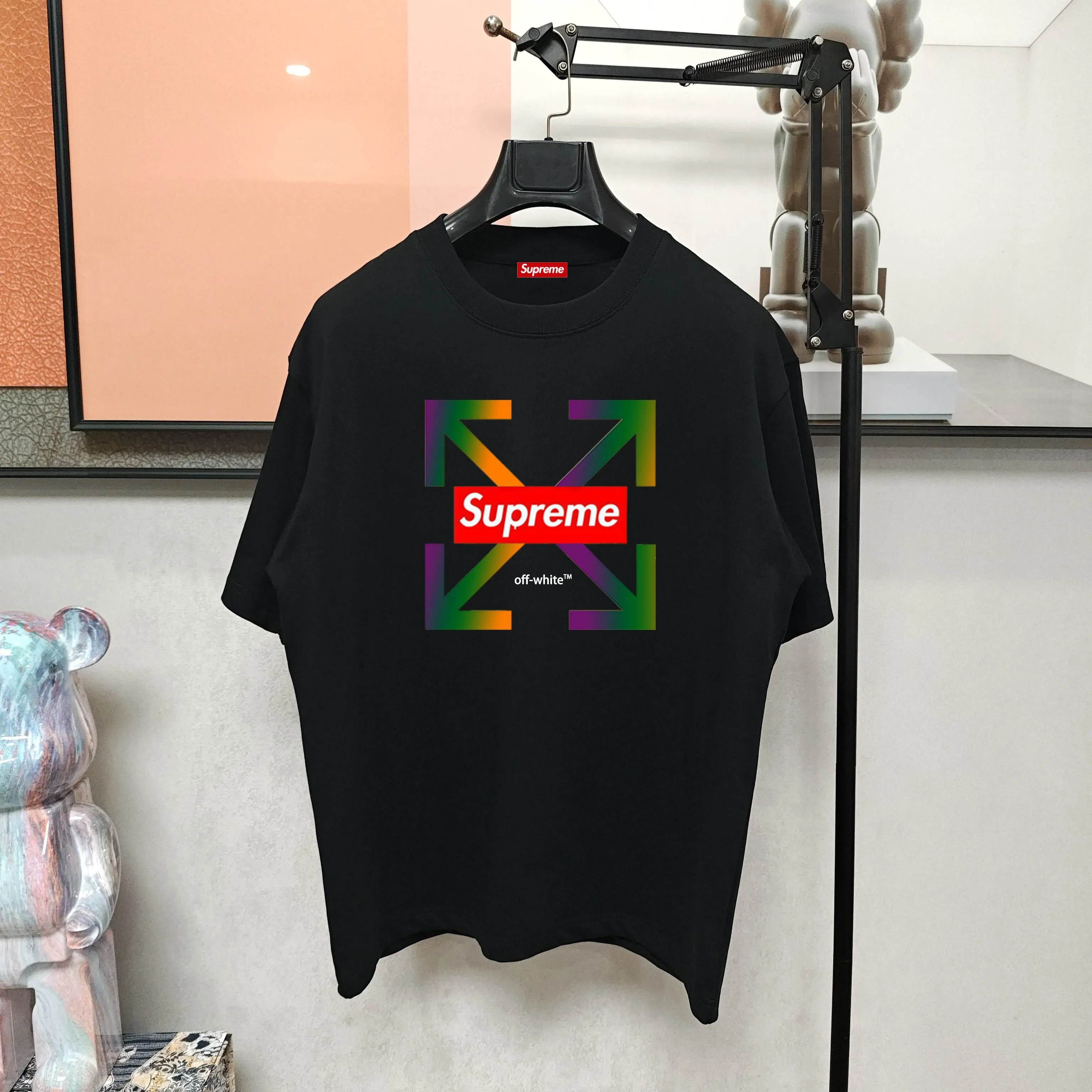 🅿️180 Supreme joint off short-sleeved T-shirt is made of 250g Salona fabric. The whole piece is made of three-needle five-thread technology. The neckline-shoulder seam-sleeve seam is double-threaded, which looks more three-dimensional and textured. The same craftsmanship as the authentic original, classic version. Feel free to compare zp. The whole piece is made of three-needle five-thread craftsmanship. The neckline-shoulder seam-sleeve seam is double-threaded, which looks more three-dimensional and textured. The craftsmanship is consistent with the authentic original version. Classic version. Color: black white Size: S M L XL XXL