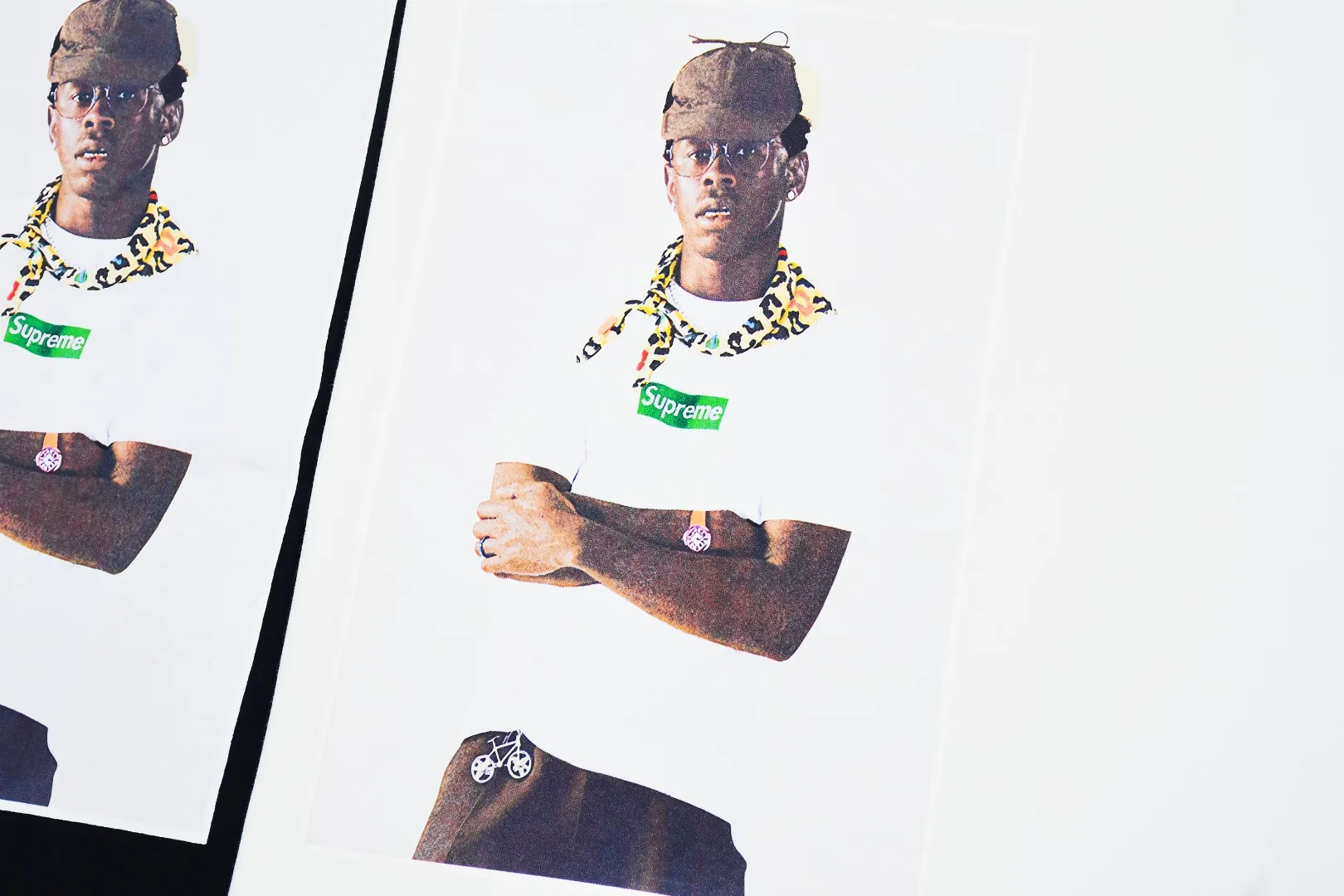 S402💰P150 Top version Supreme FW24 Tyler The Creator Tee Tyler portrait printed round neck short-sleeved T. Refuse to look at pictures to make goods. Refuse to compare wrong versions. Use cylinder seamless process (original process, there are no stitched bones on the side of the clothes. Key points of identification) The fabrics are all custom-woven and dyed, 280g weight, 100% cotton, cylindrical fabric. Cylindrical fabric is a knitted fabric woven with a cylinder loom. The needles are distributed in a cylindrical shape on the fuselage. The gray fabric is a large cylinder, which needs to be opened and shaped before it can be used further. There are no slits on the side of the clothes, so there is no washing label on the side of ordinary short-sleeves. There is only one collar label behind the neck. The printing uses thermosetting ink printing imported from Belgium (different from conventional thermal transfer printing), also known as plastic ink, or self-adhesive ink. Its ingredients are: mainly composed of polyvinyl chloride (PVC) and phthalates, including PVC and phthalates, fixing agents, Stabilizers and thickeners are mixed to form thermosetting ink, which is not the digital direct printing marketed on the market. The printing texture of thermosetting ink is unachievable by digital direct printing. The new triple collar label has a watermark anti-counterfeiting effect, a real anti-counterfeiting layer, a version with a high probability of passing the inspection, and the original packaging picture has a high probability of passing the test. Size：S-XL