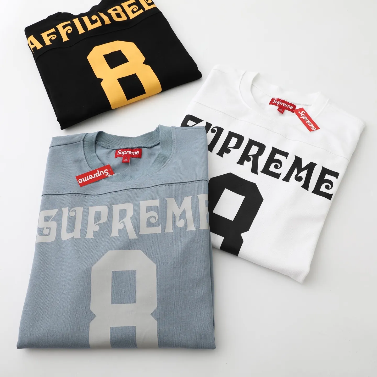🅿️240 S292 SUPREME SS25 AFFILIATED L/S FOOTBALL TOP American size 8 Sanskrit font long-sleeved T-shirt Original quality, consistent details, knitted fabric, non-cotton fabric, good feel Color: black white Size: S M L XL (172 120 wear S) S Bust 55 Length 66 Shoulder width 47 Sleeve length 57 M Chest 57 Dress length 68 Shoulder width 48 Sleeve length 58 L Chest 59 Dress length 70 Shoulder width 49 Sleeve length 59 XL Chest 62 Dress length 72 Shoulder width 50 Sleeve length 60
